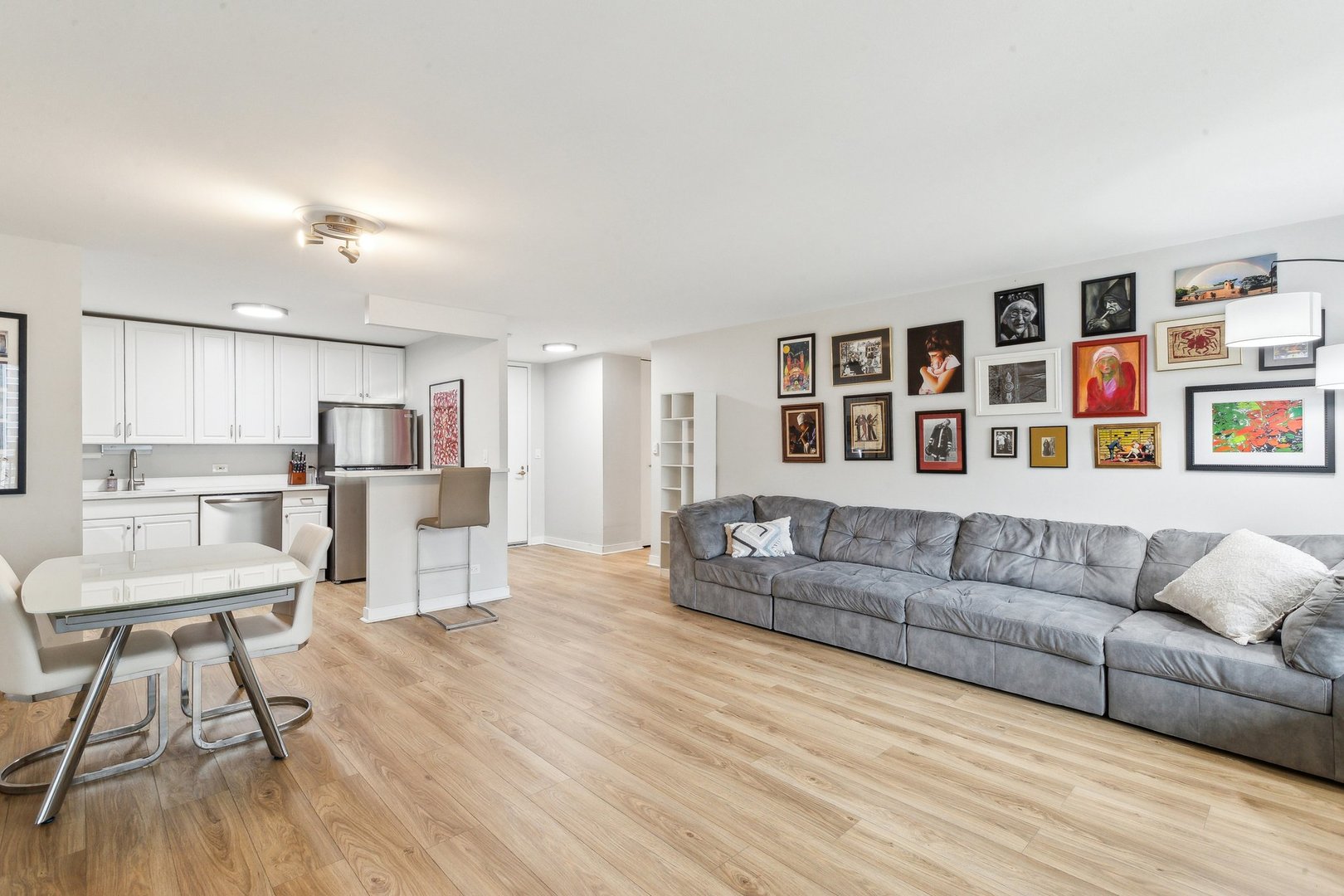 400 E Randolph St #2424