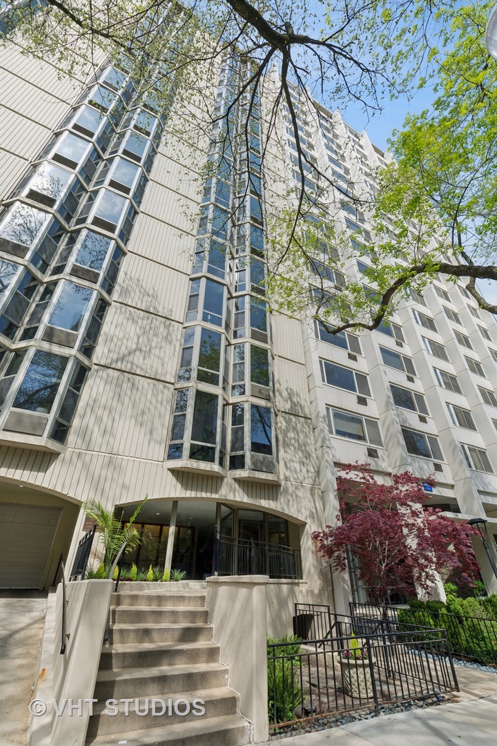 1340 N DEARBORN St #14BC