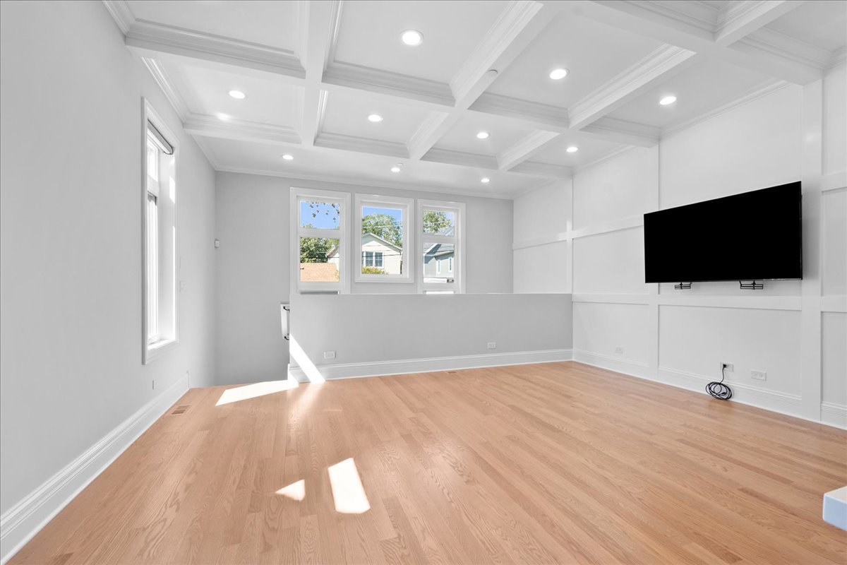 2012 Maple Ave Evanston, IL 60201