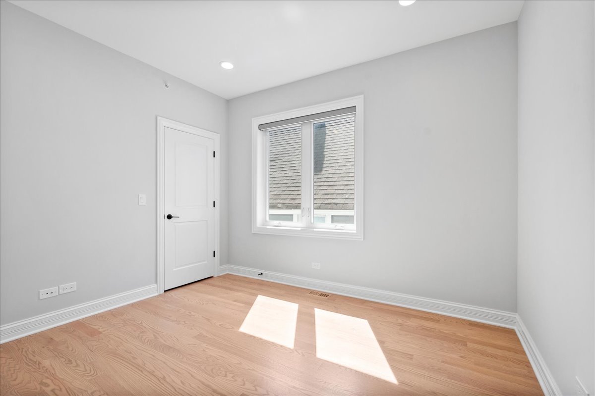 2012 Maple Ave Evanston, IL 60201