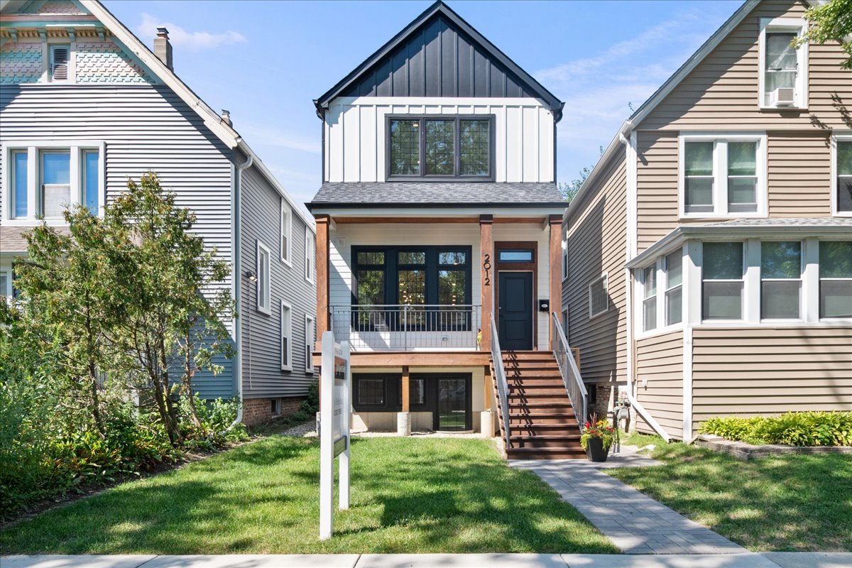 2012 Maple Ave Evanston, IL 60201