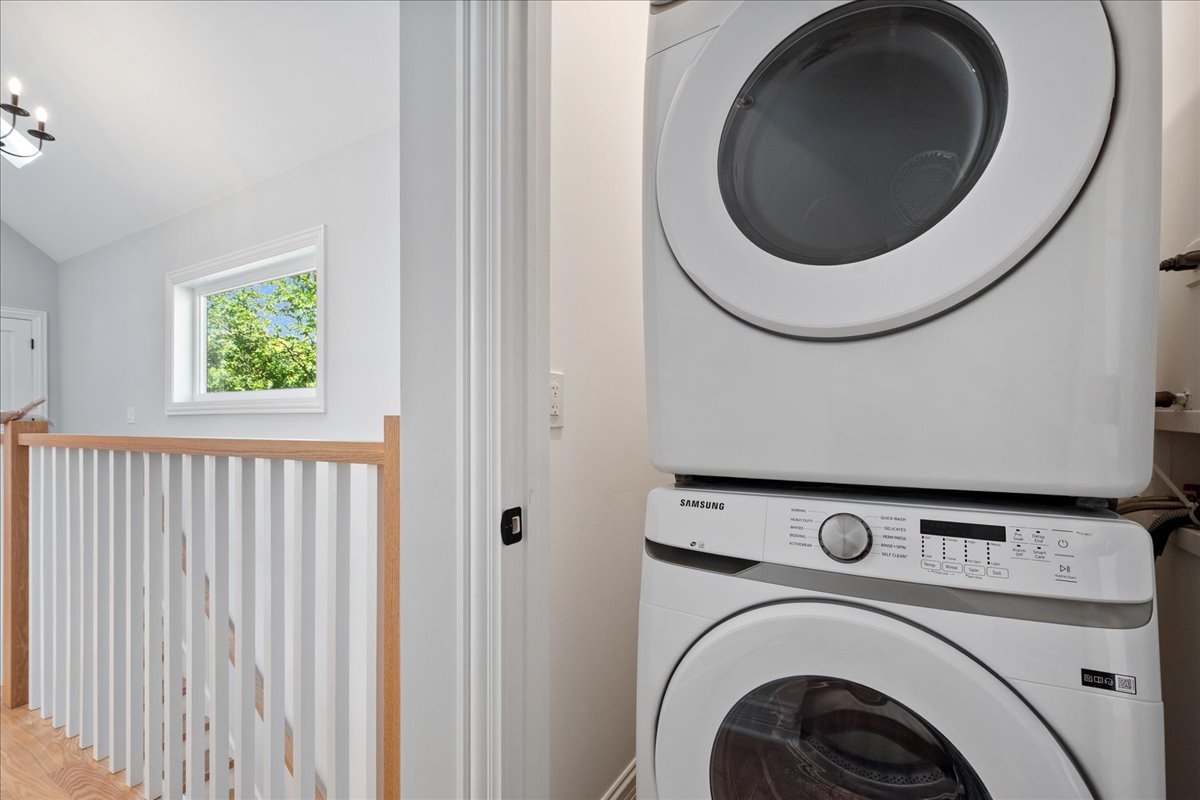 2012 Maple Ave Evanston, IL 60201