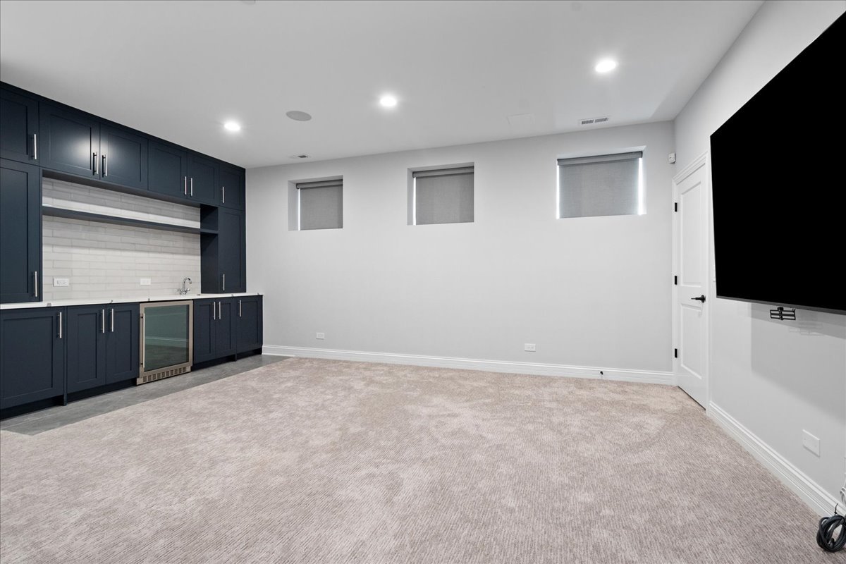 2012 Maple Ave Evanston, IL 60201