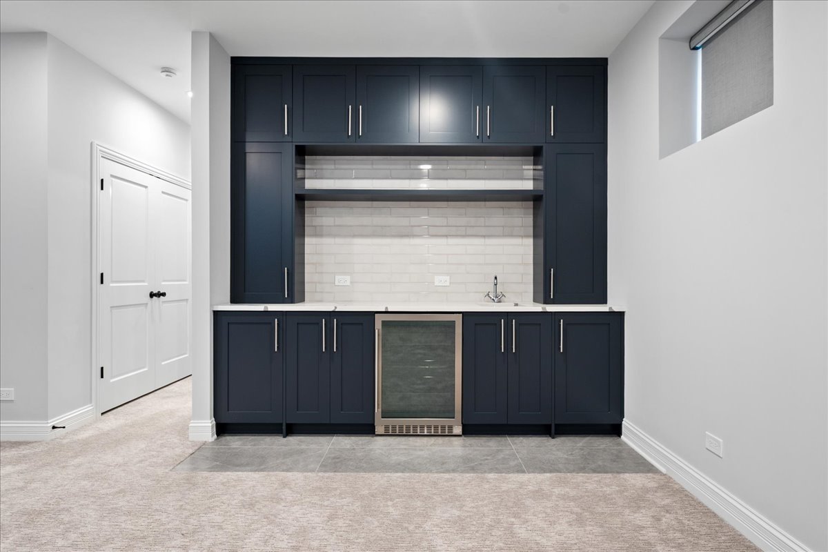 2012 Maple Ave Evanston, IL 60201