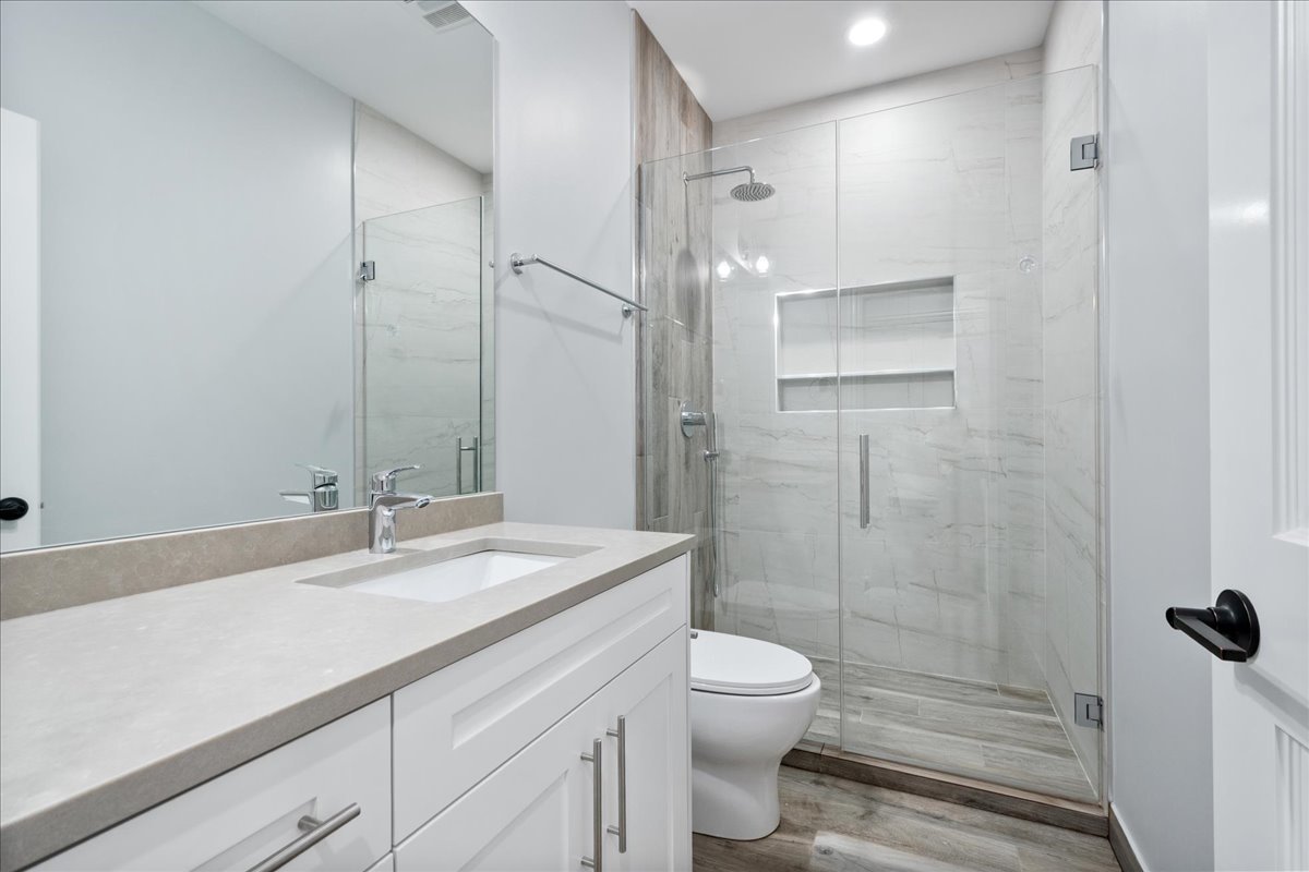 2012 Maple Ave Evanston, IL 60201