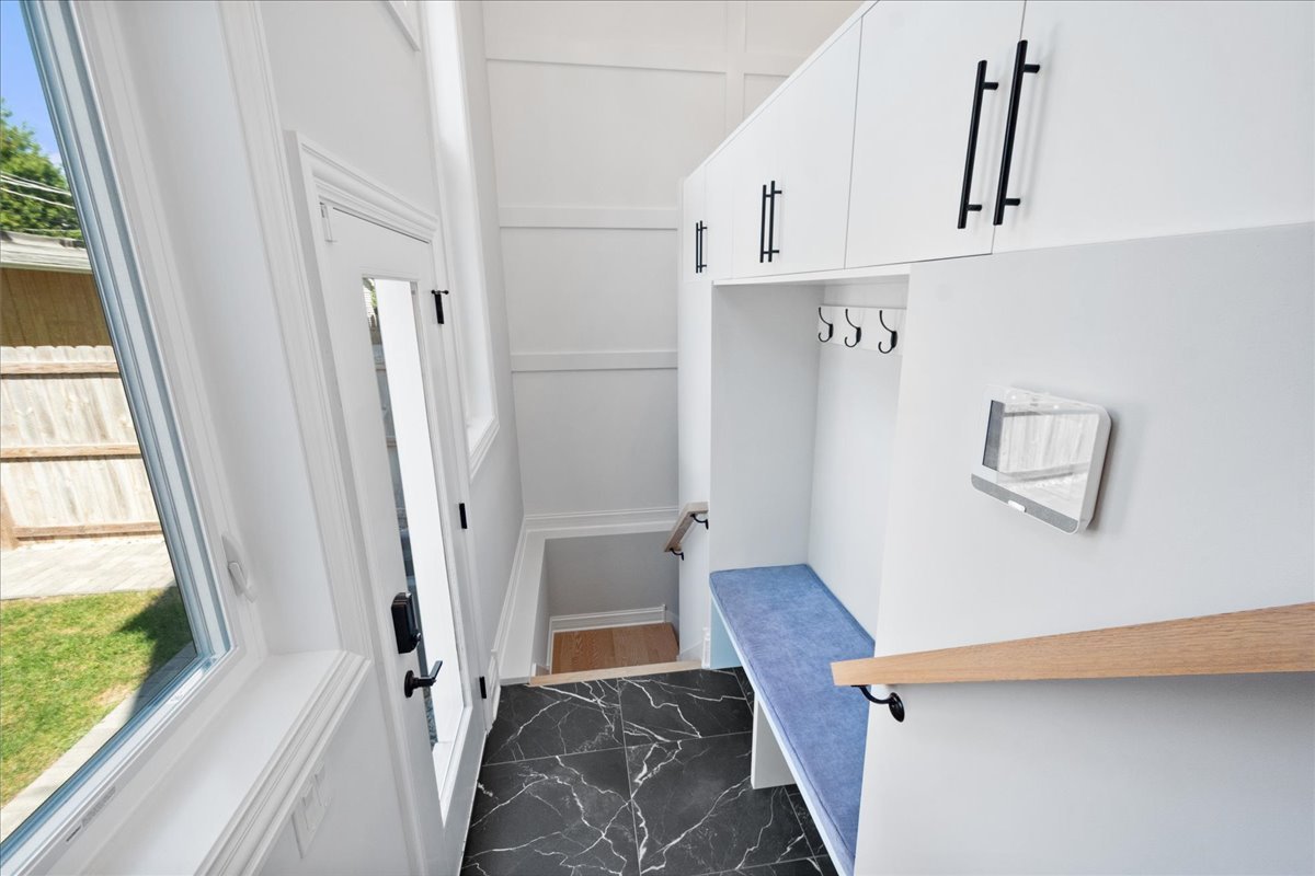 2012 Maple Ave Evanston, IL 60201