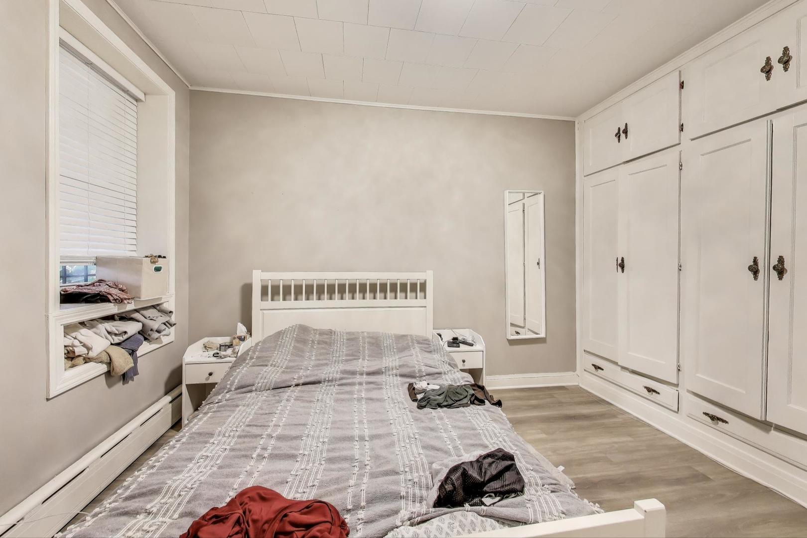 718 W Cornelia Ave Chicago, IL 60657