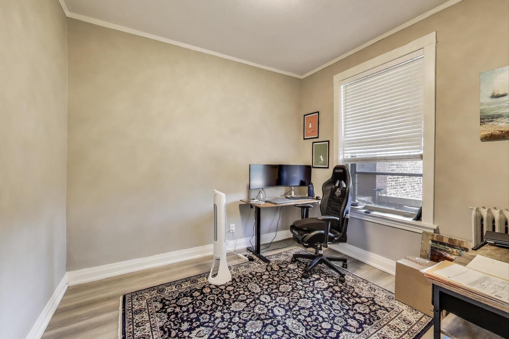 718 W Cornelia Ave Chicago, IL 60657