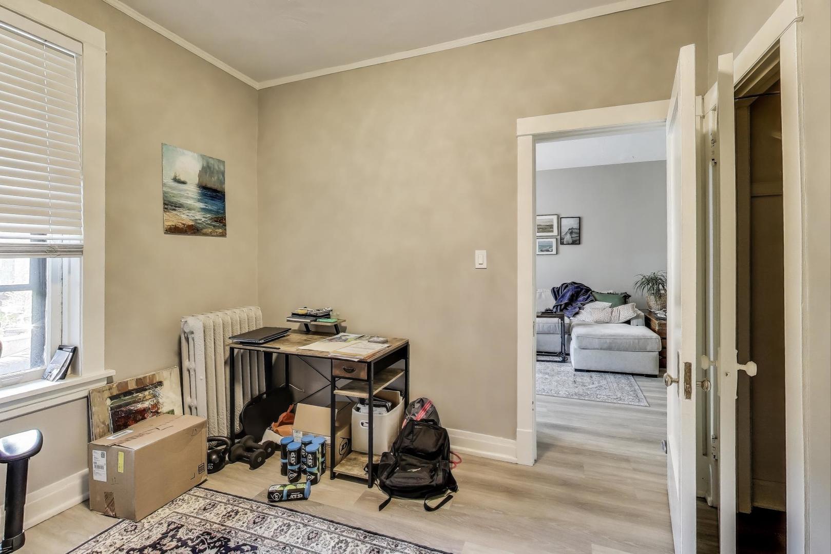 718 W Cornelia Ave Chicago, IL 60657