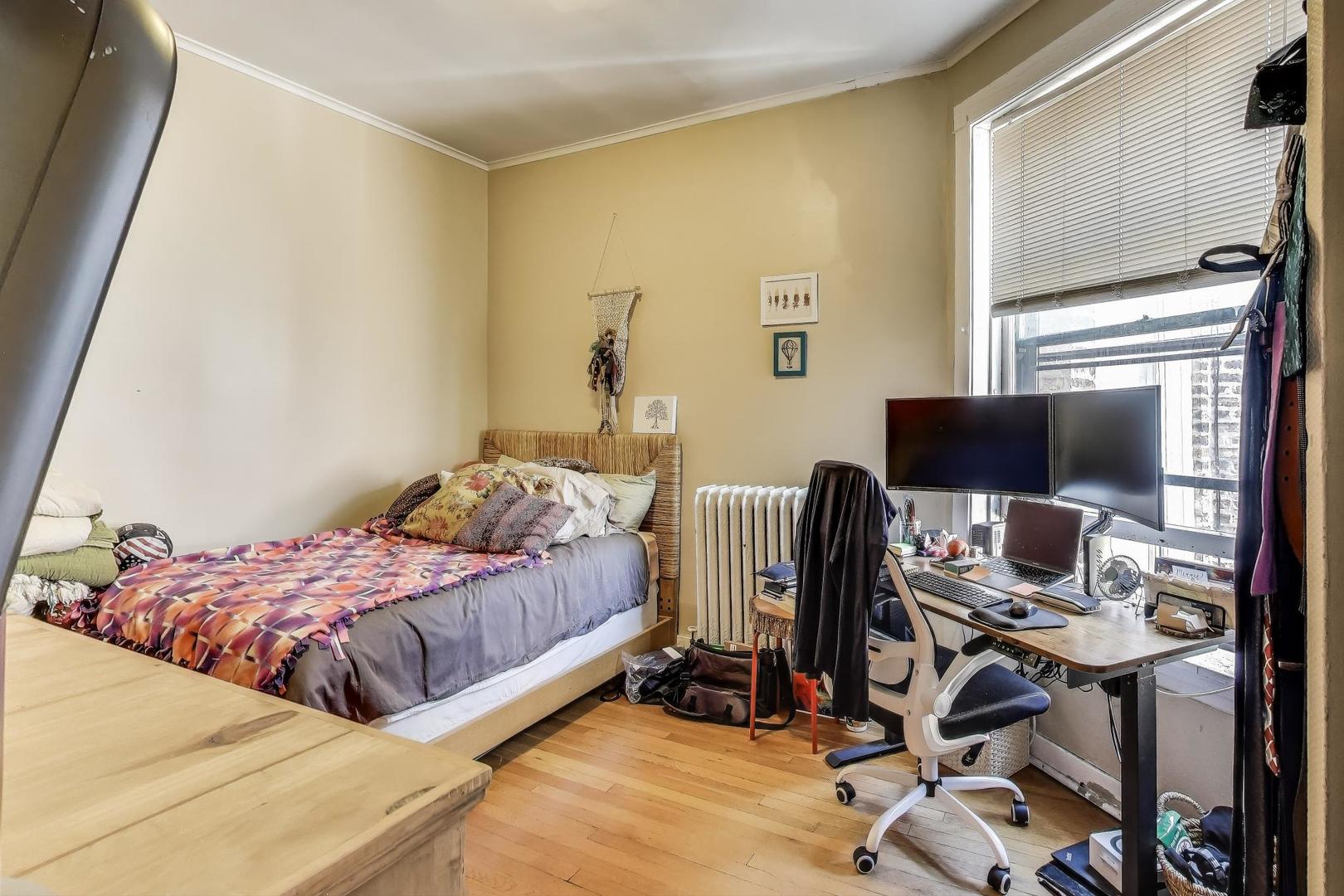 718 W Cornelia Ave Chicago, IL 60657