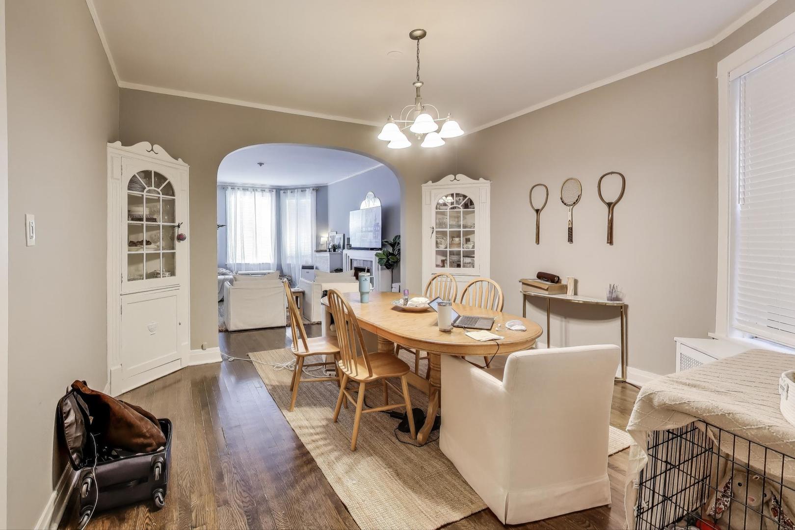 718 W Cornelia Ave Chicago, IL 60657