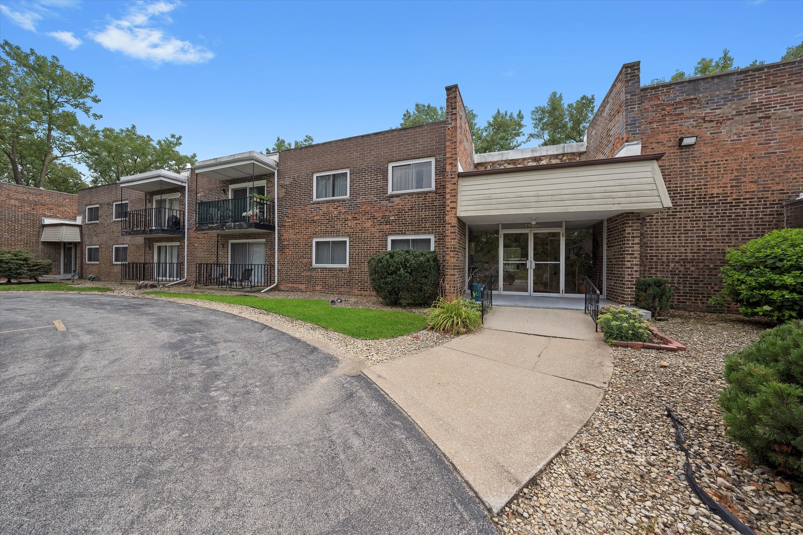 2807 Willow Rd #103 Homewood, IL 60430