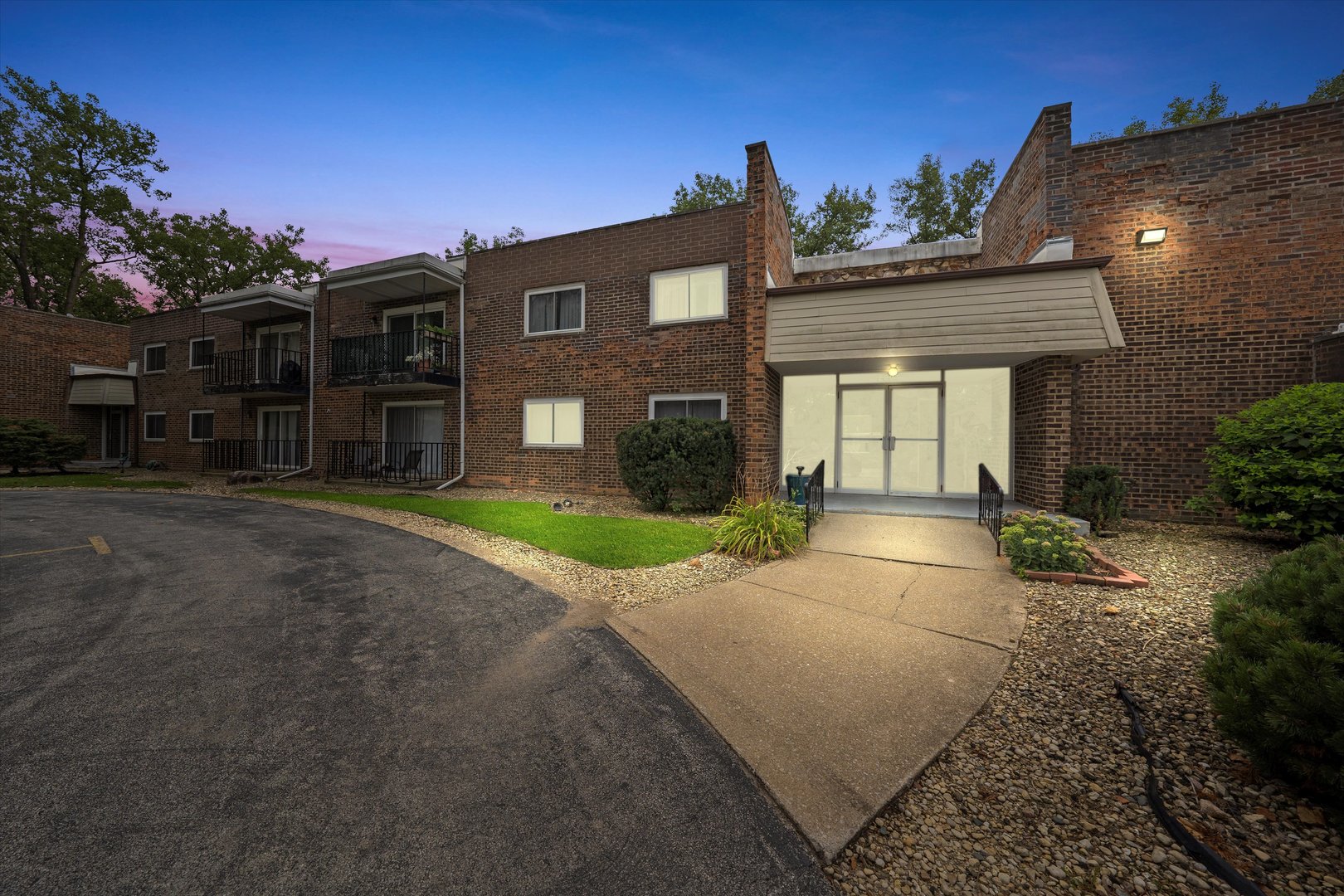 2807 Willow Rd #103 Homewood, IL 60430