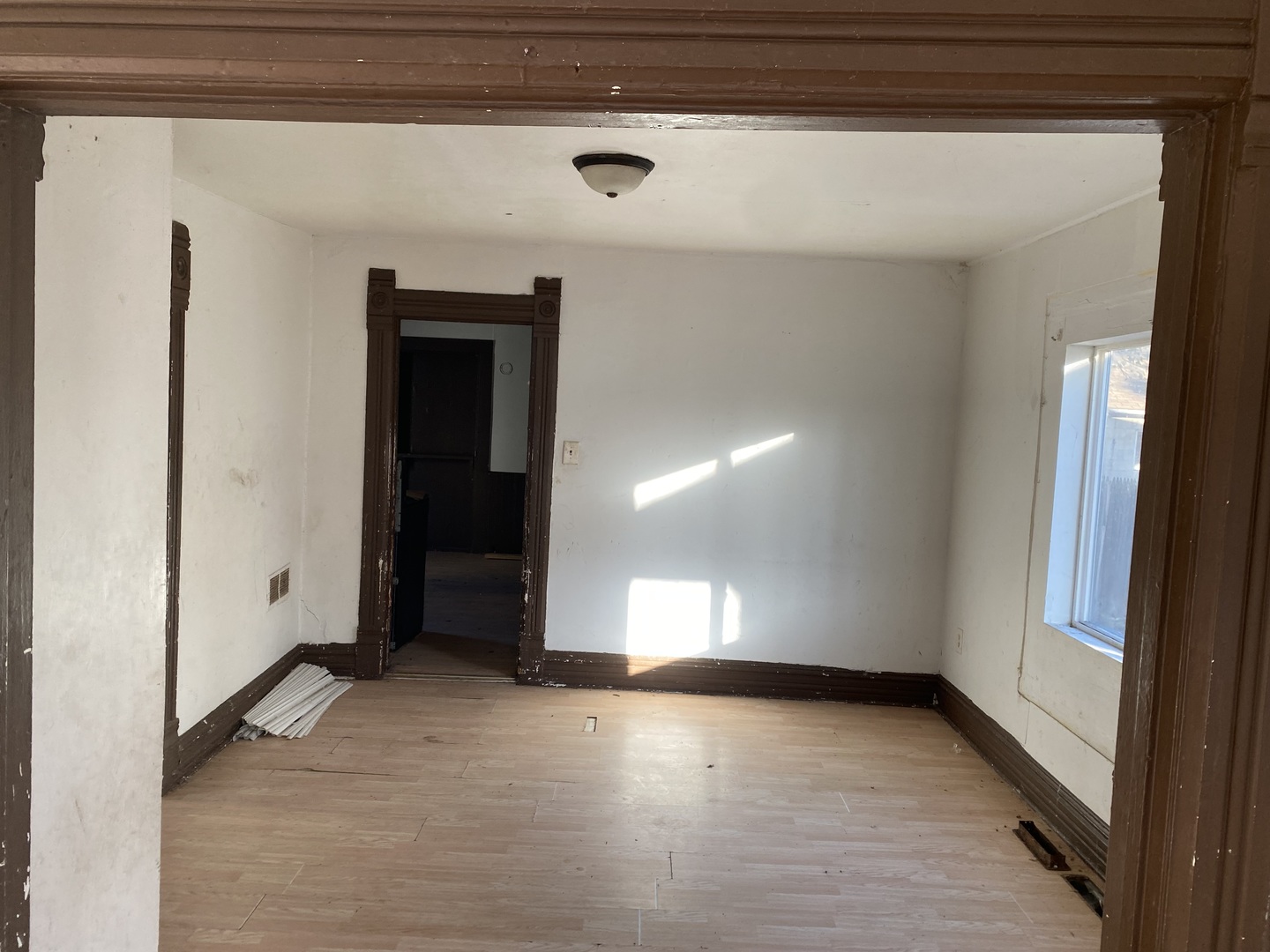 462 S Ottawa St Joliet, IL 60436