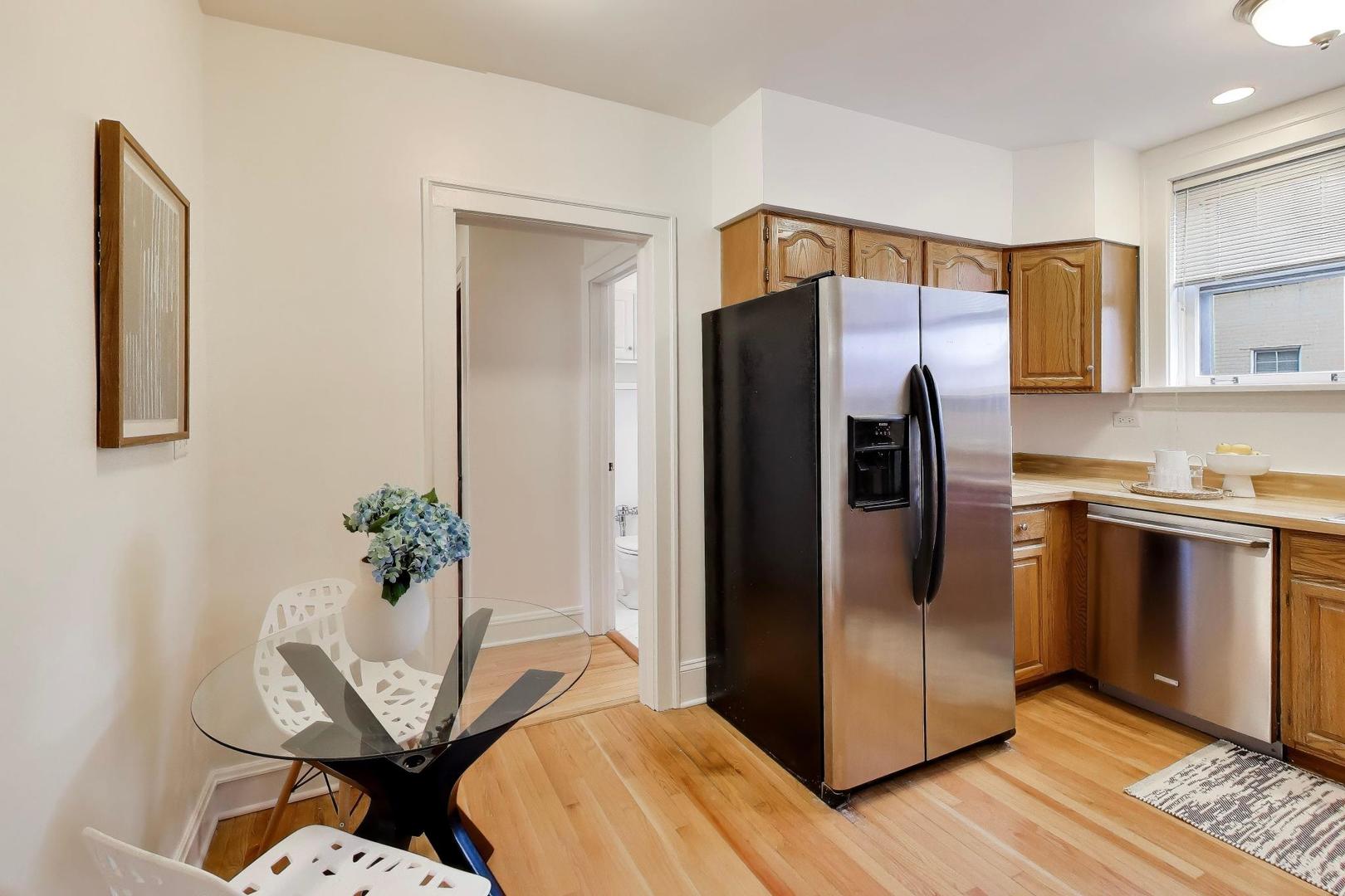 1929 Sherman Ave #2W Evanston, IL 60201