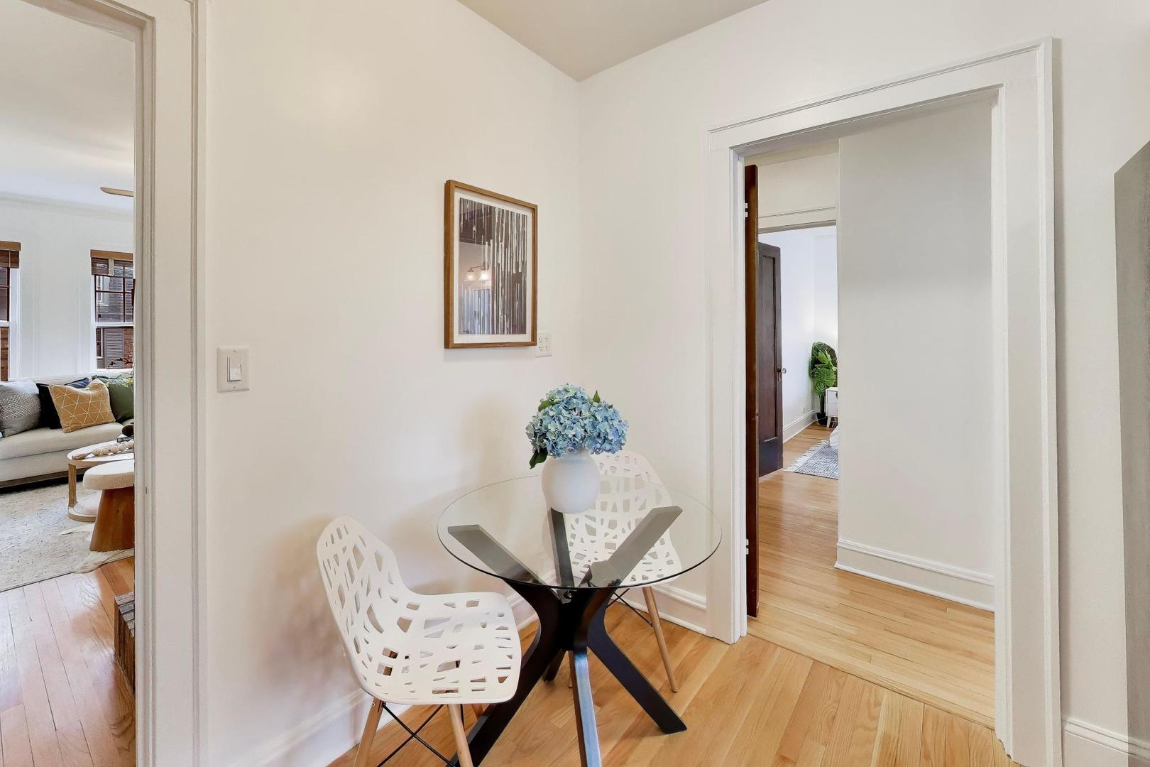 1929 Sherman Ave #2W Evanston, IL 60201