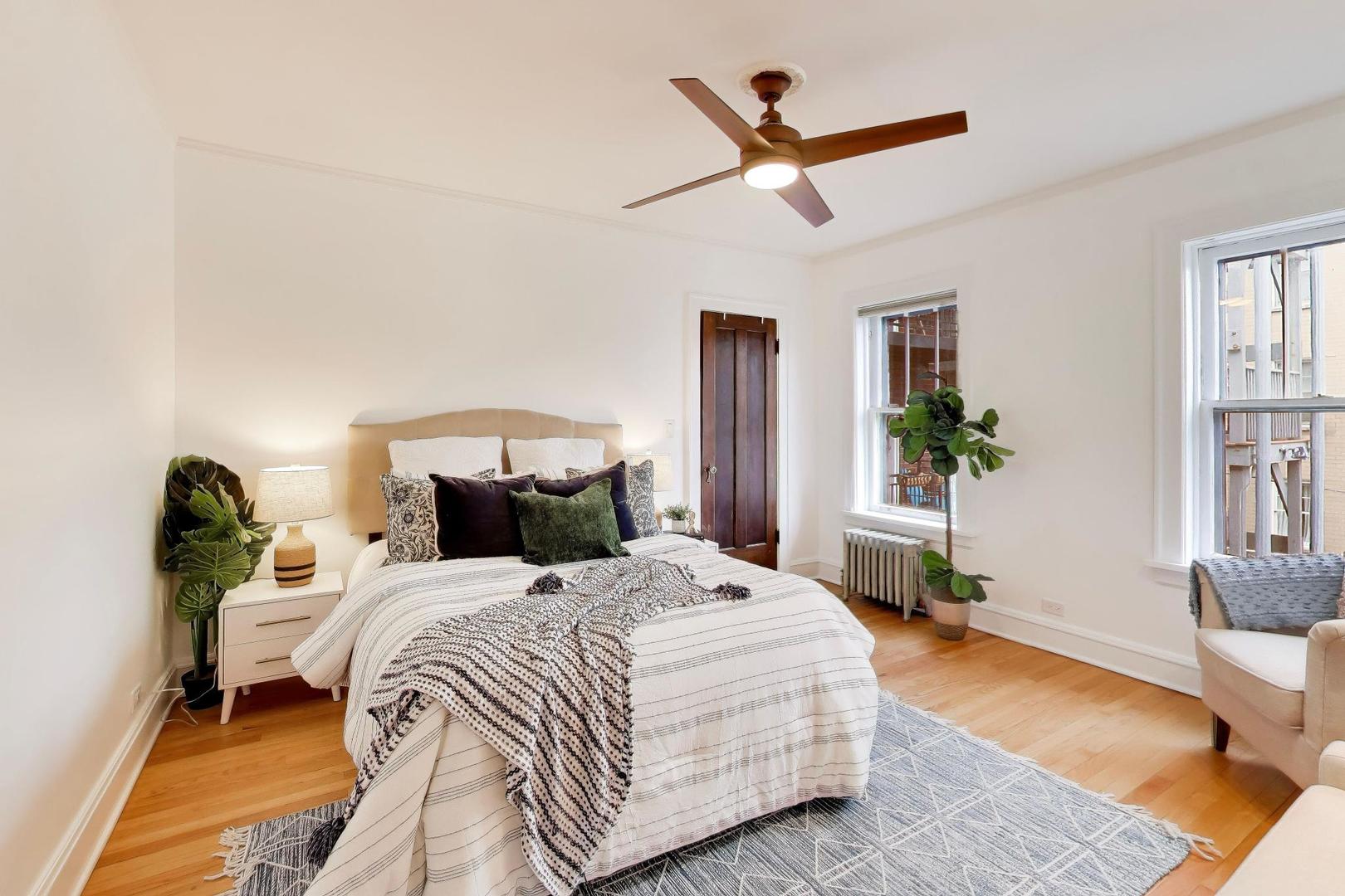 1929 Sherman Ave #2W Evanston, IL 60201