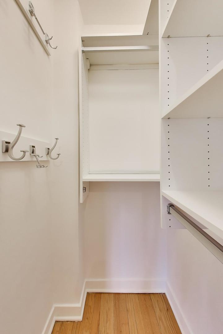 1929 Sherman Ave #2W Evanston, IL 60201