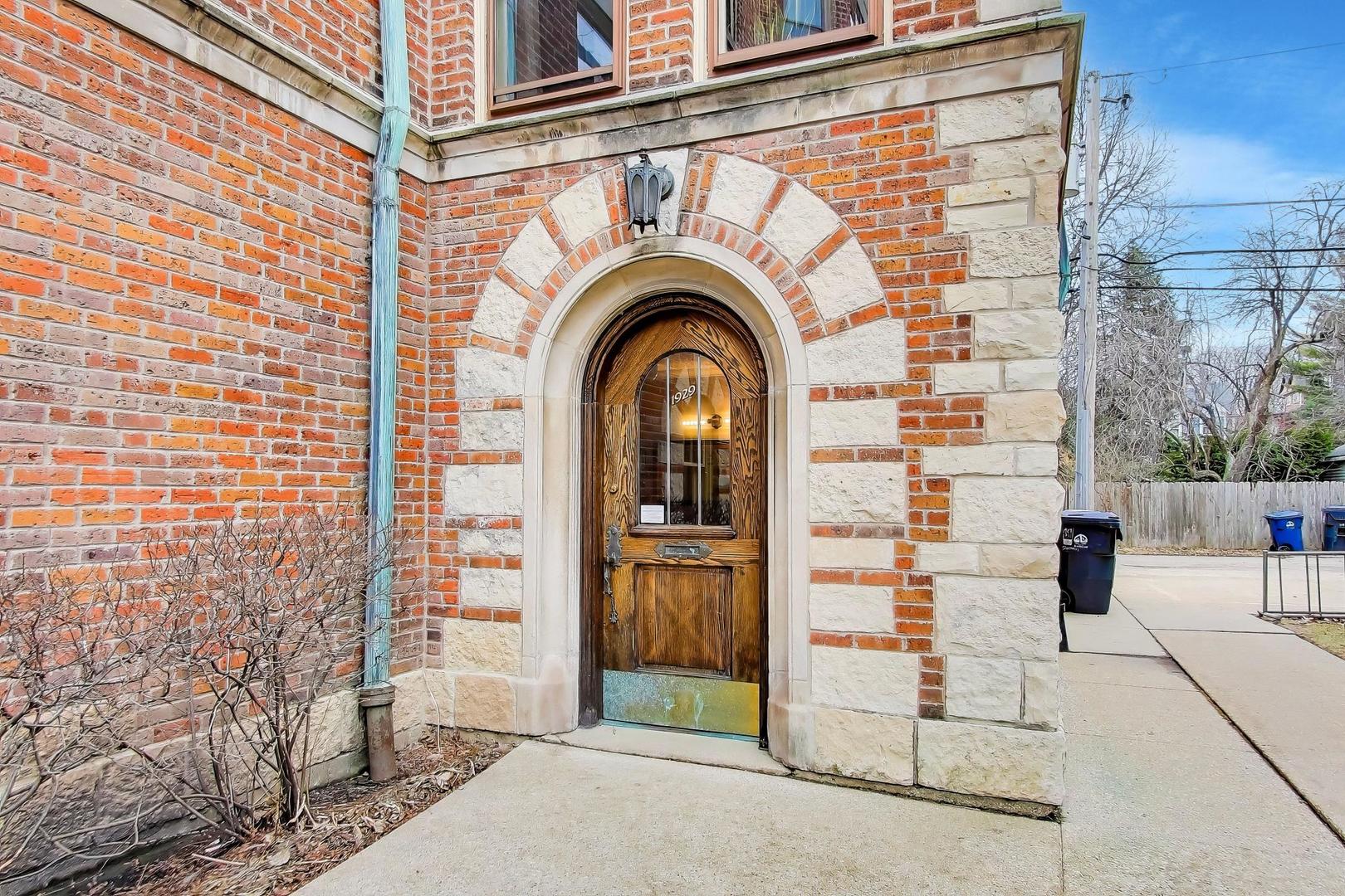 1929 Sherman Ave #2W Evanston, IL 60201