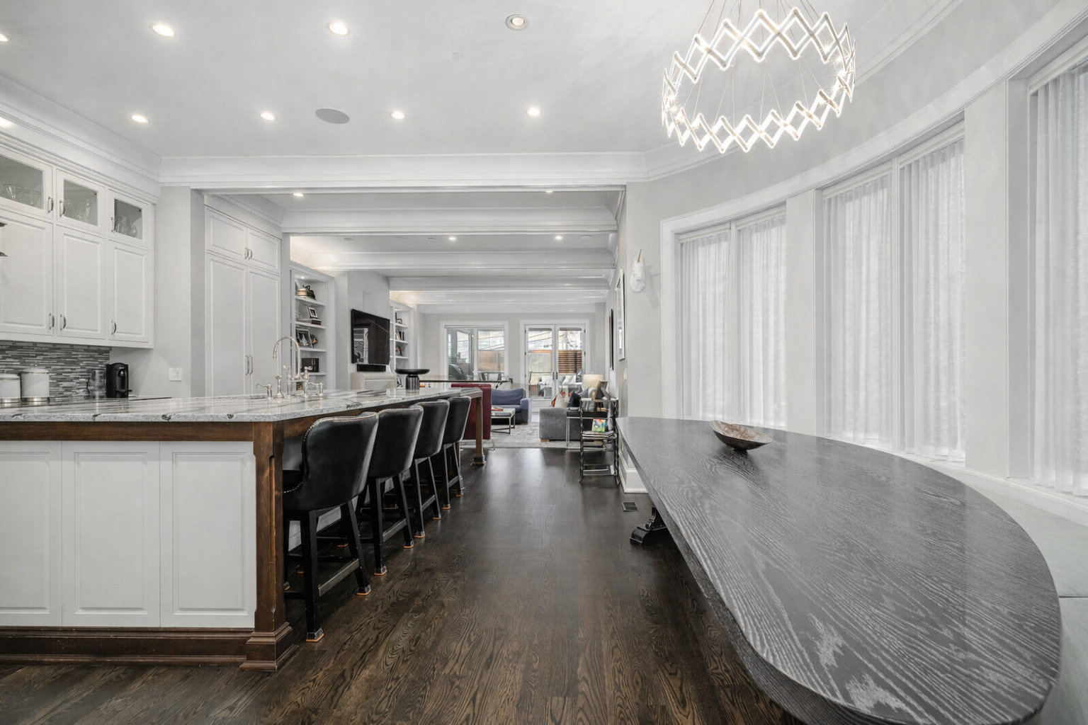 458 W Deming Pl Chicago, IL 60614