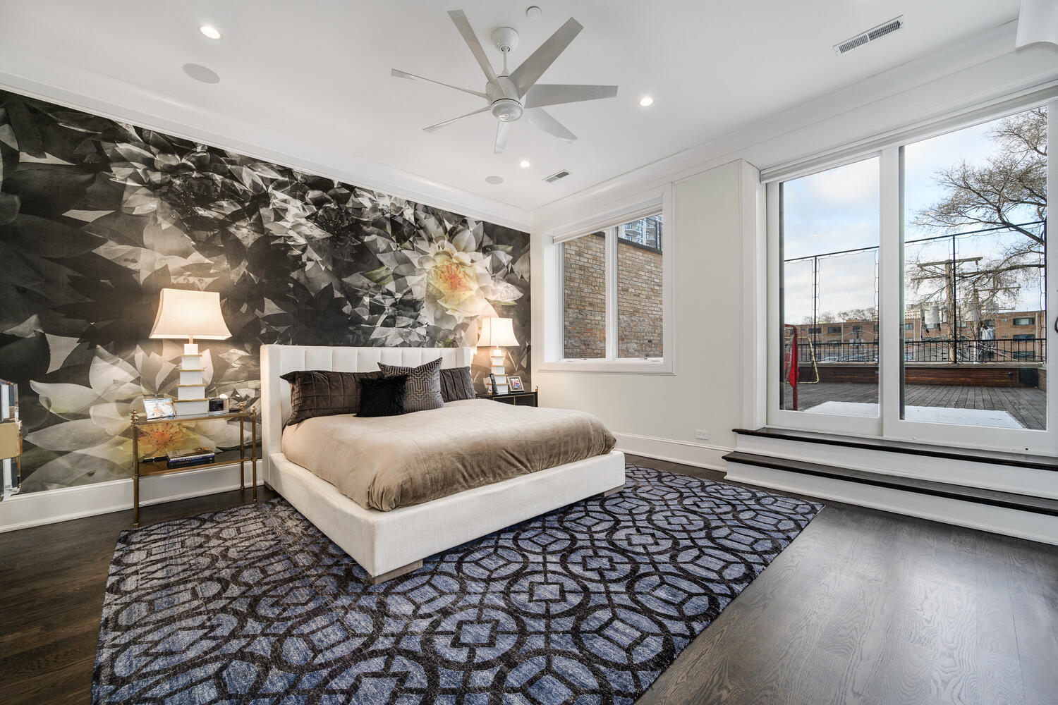 458 W Deming Pl Chicago, IL 60614