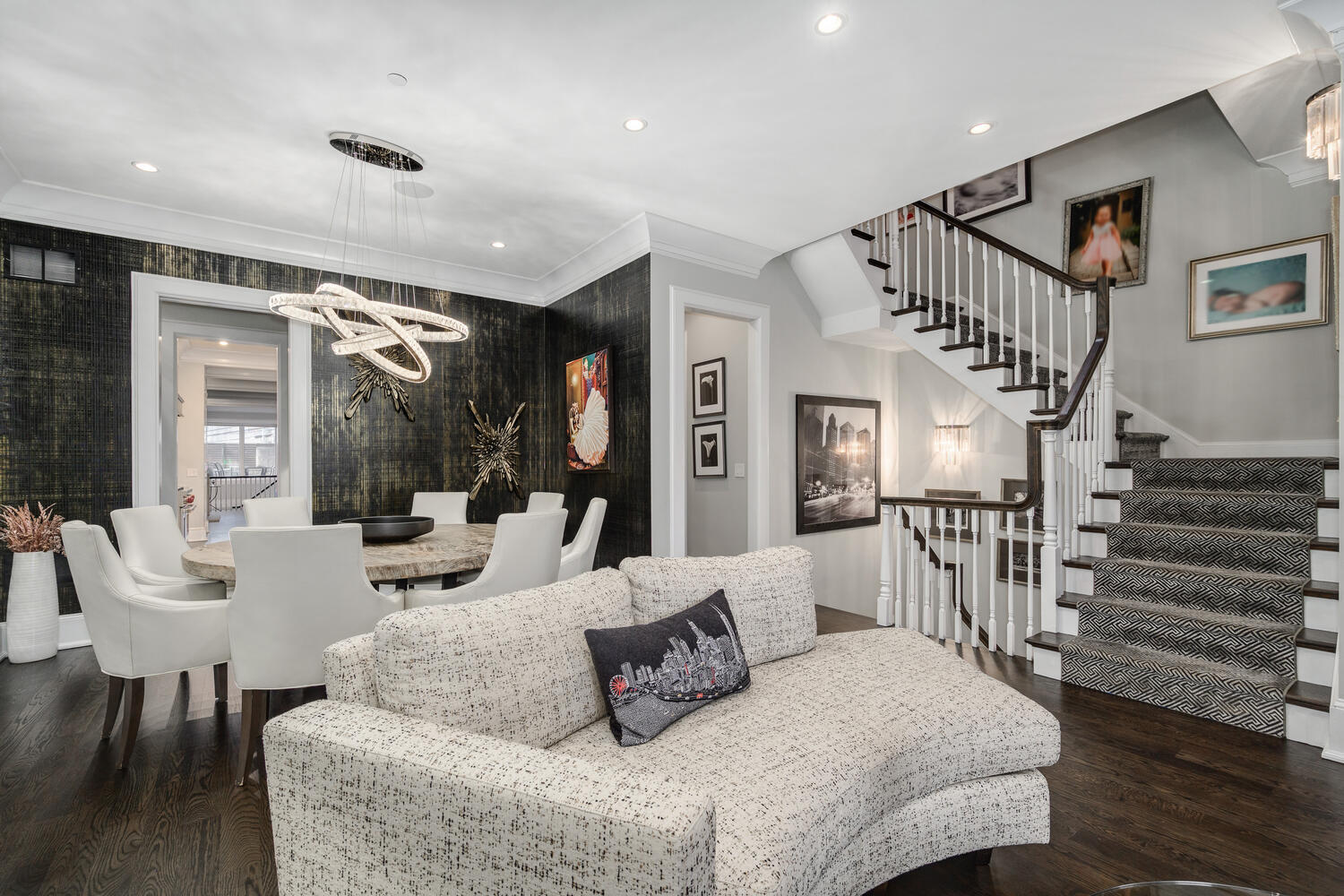 458 W Deming Pl Chicago, IL 60614