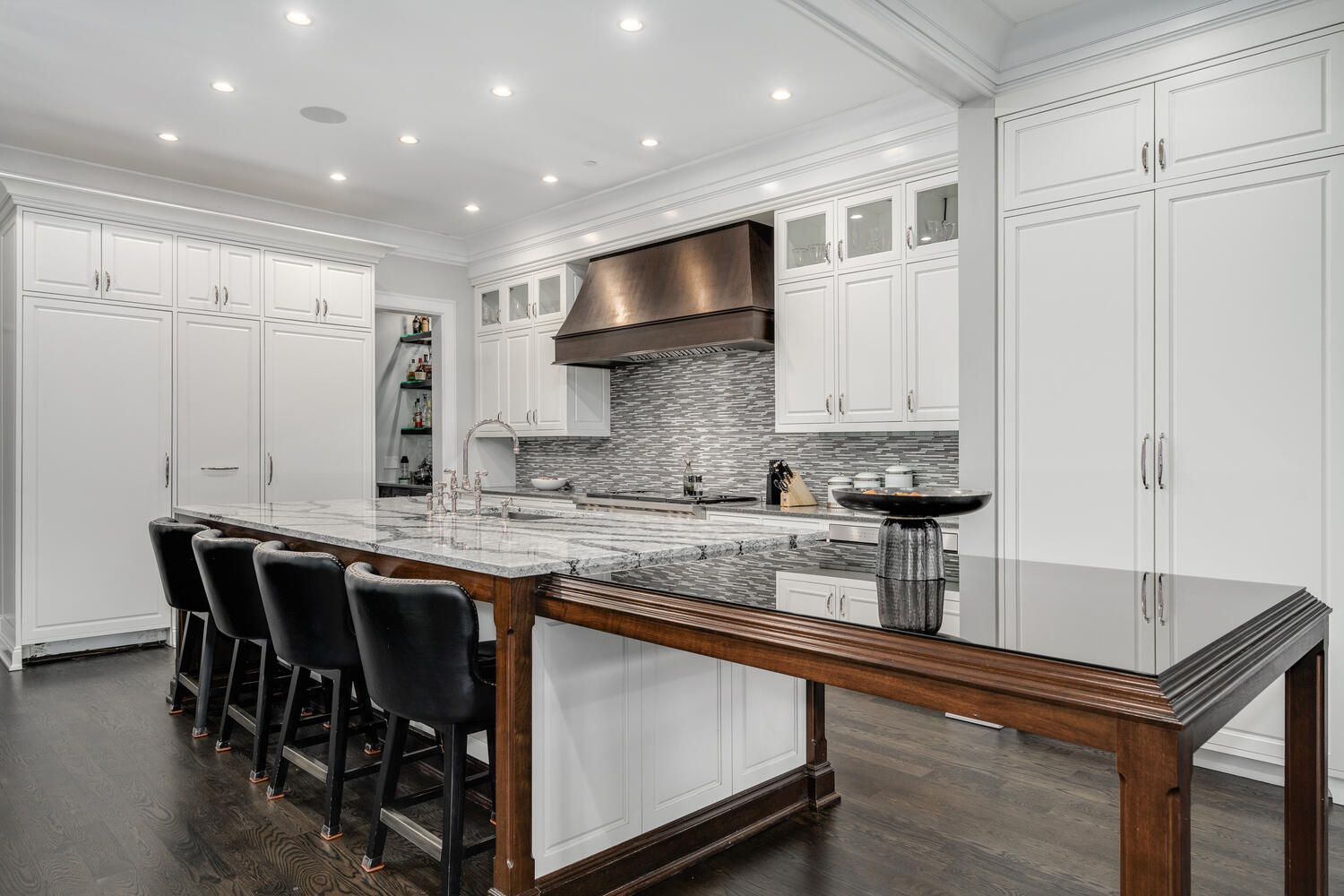 458 W Deming Pl Chicago, IL 60614