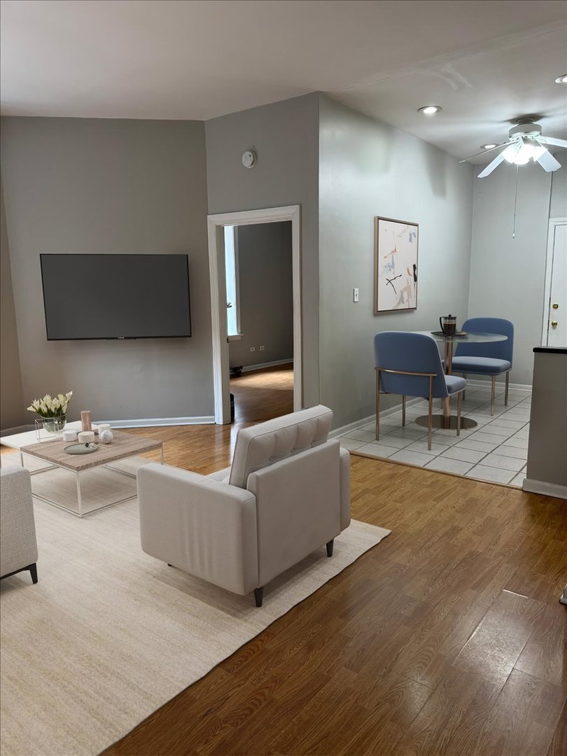 20 E GOETHE St #203