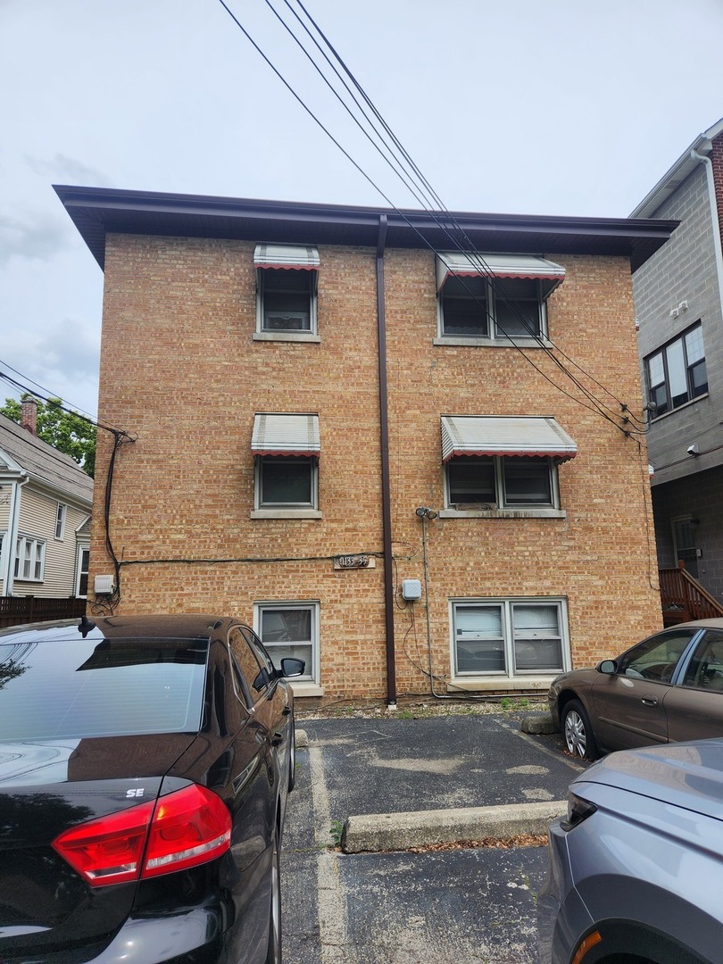 1135 S Oak Park Ave Oak Park, IL 60304