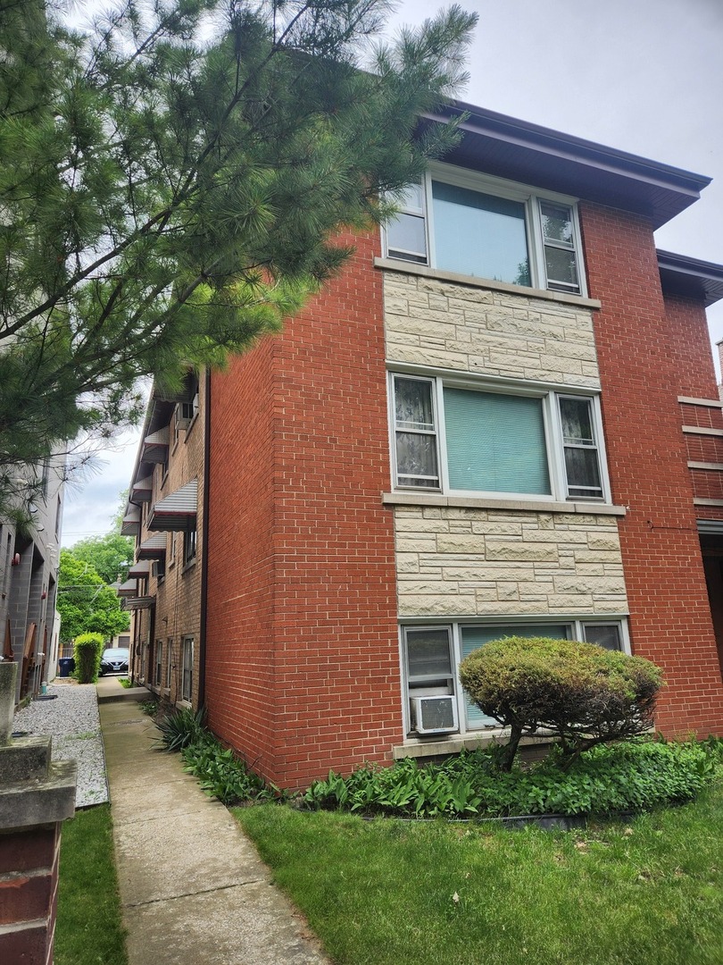 1135 S Oak Park Ave Oak Park, IL 60304