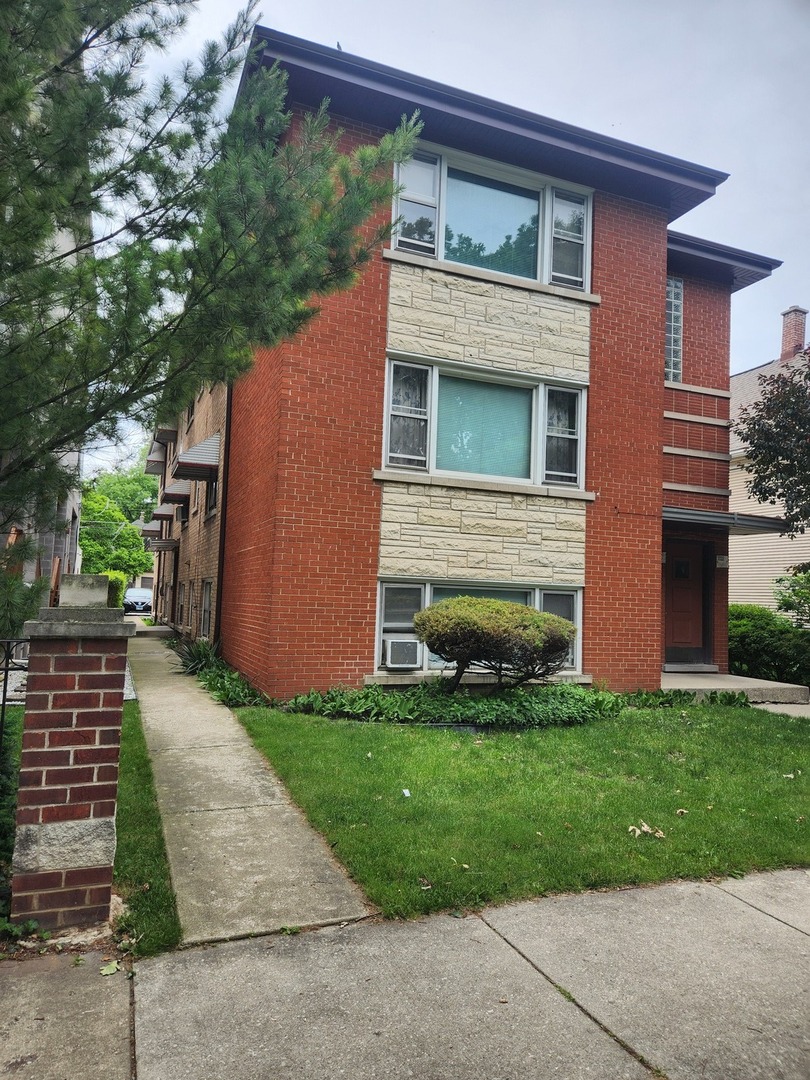 1135 S Oak Park Ave Oak Park, IL 60304