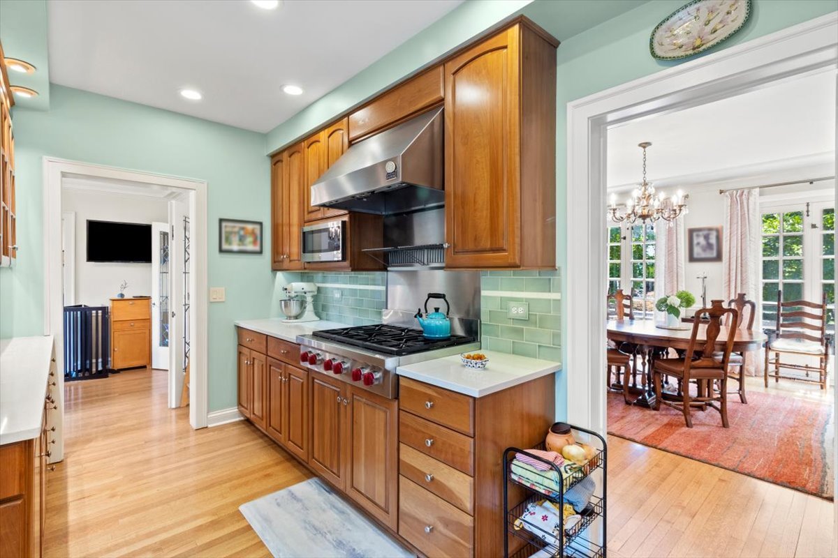 1143 Woodbine Ave Oak Park, IL 60302