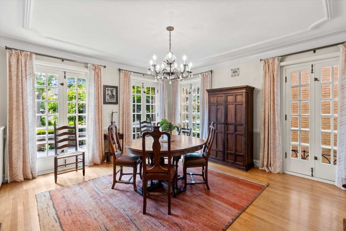 1143 Woodbine Ave Oak Park, IL 60302