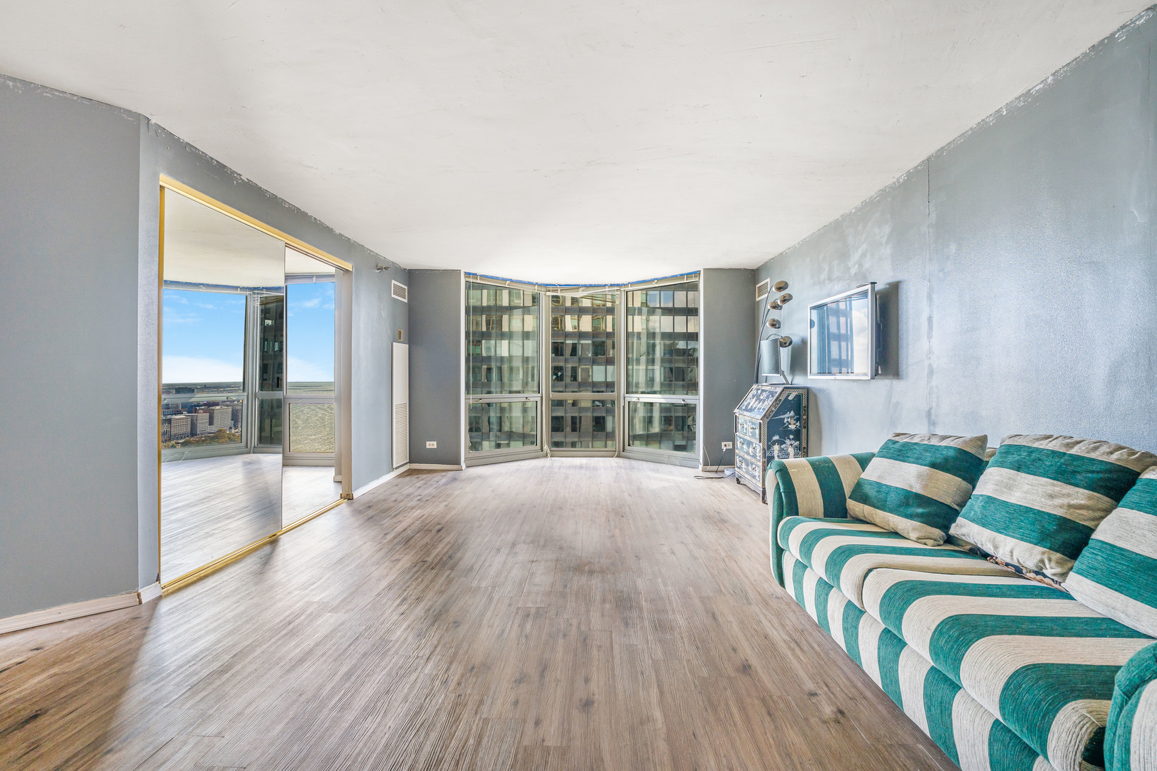 195 N Hbr Dr #4105 Chicago, IL 60601