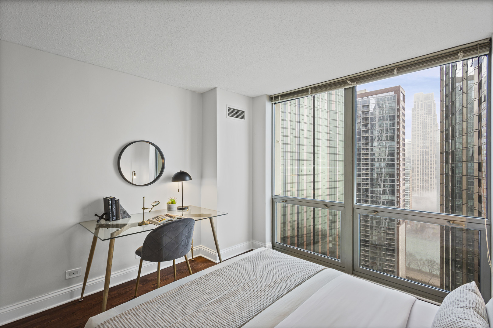 195 N Hbr Dr #2709 Chicago, IL 60601