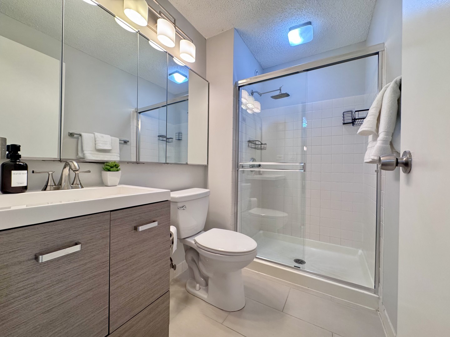 195 N Hbr Dr #2709 Chicago, IL 60601