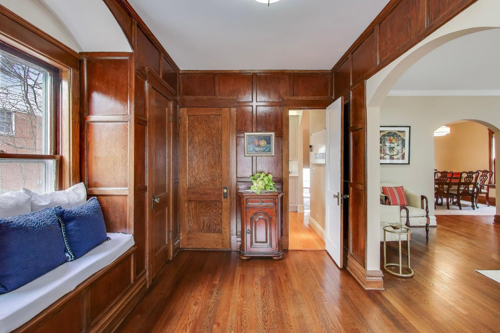 1232 Elmwood Ave Wilmette, IL 60091