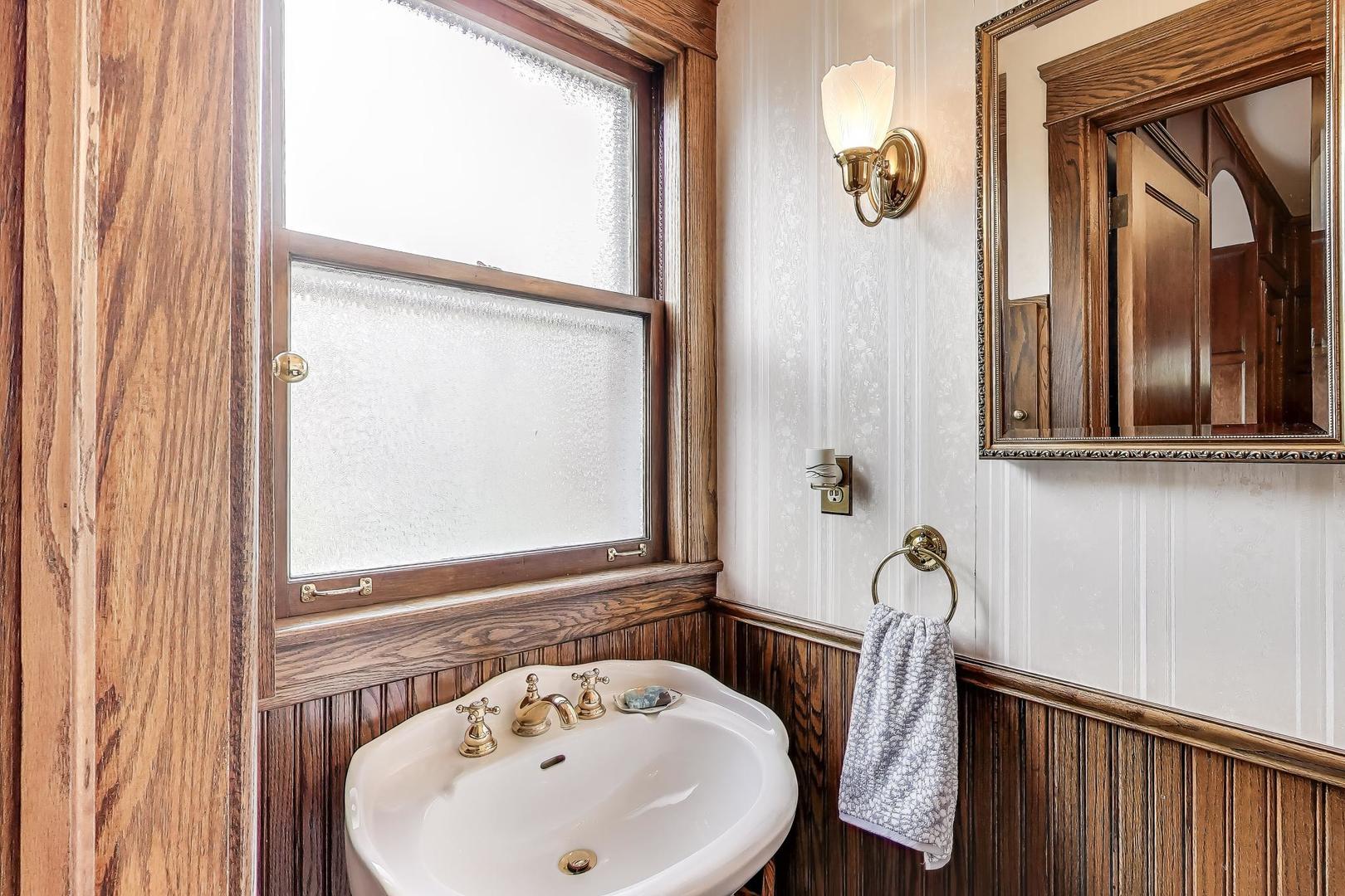 1232 Elmwood Ave Wilmette, IL 60091