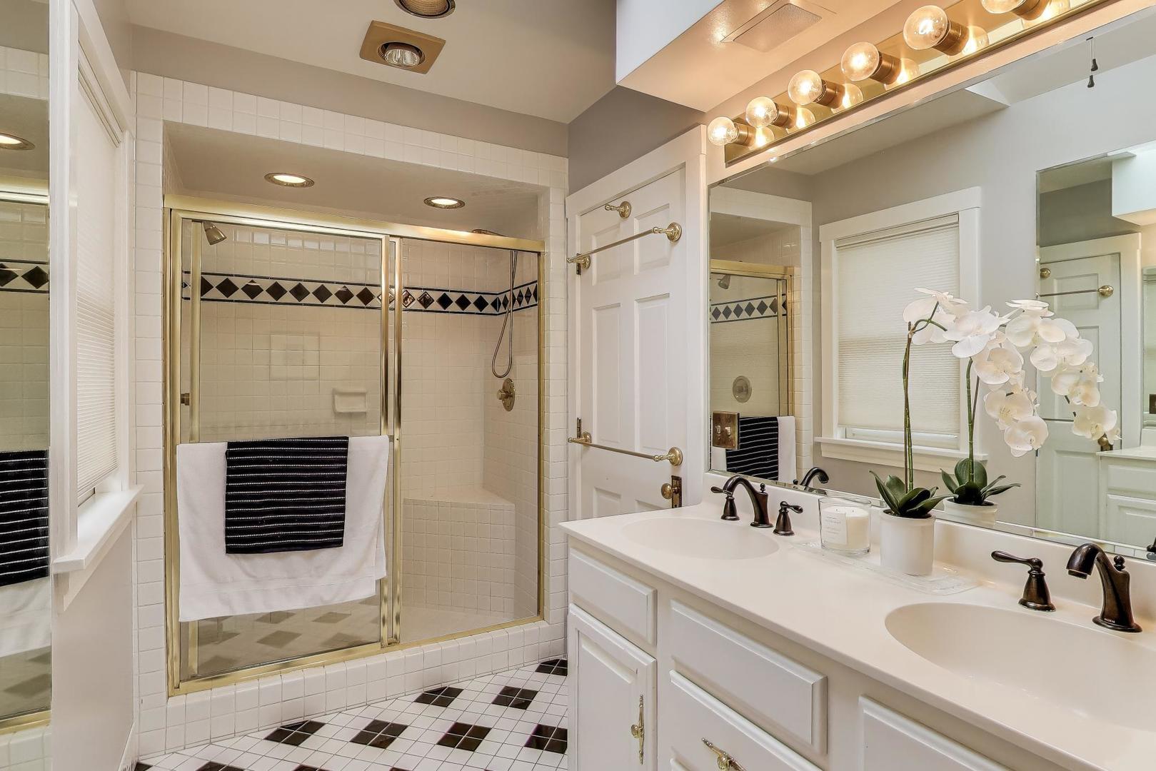 1232 Elmwood Ave Wilmette, IL 60091