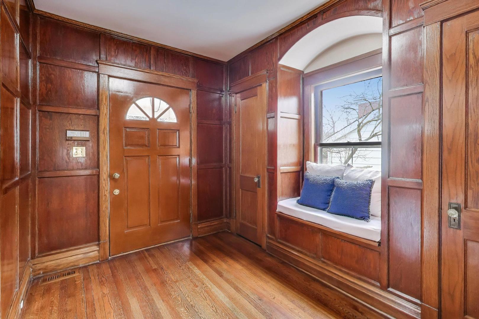 1232 Elmwood Ave Wilmette, IL 60091