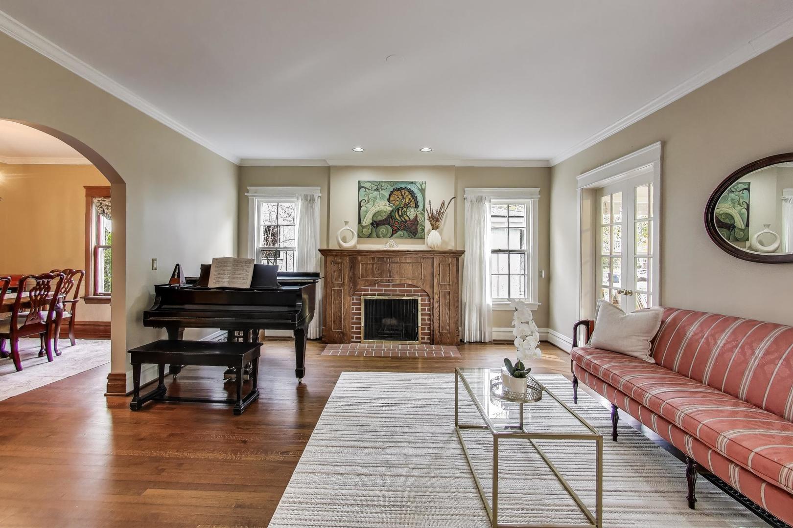 1232 Elmwood Ave Wilmette, IL 60091