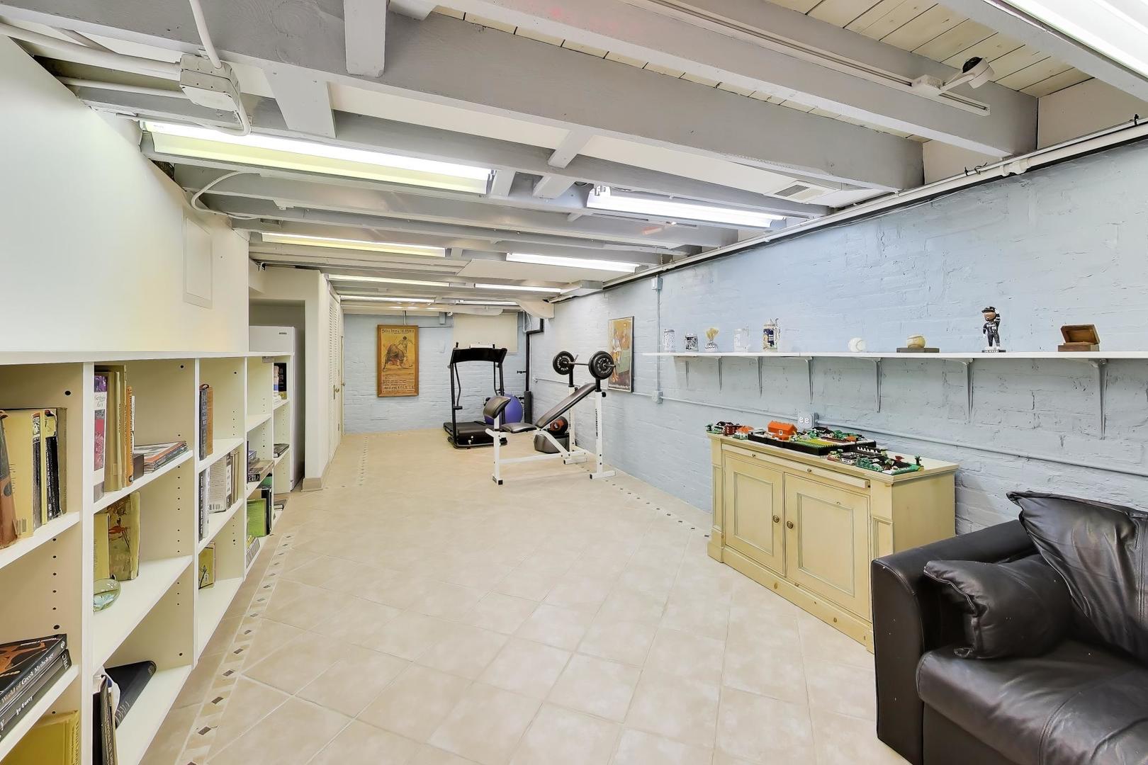 1232 Elmwood Ave Wilmette, IL 60091