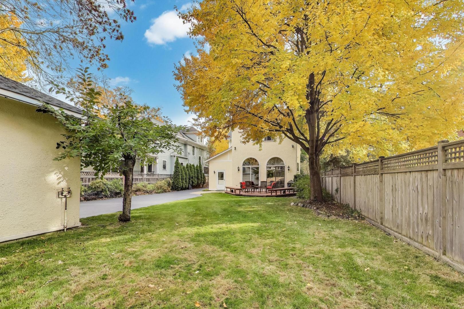 1232 Elmwood Ave Wilmette, IL 60091