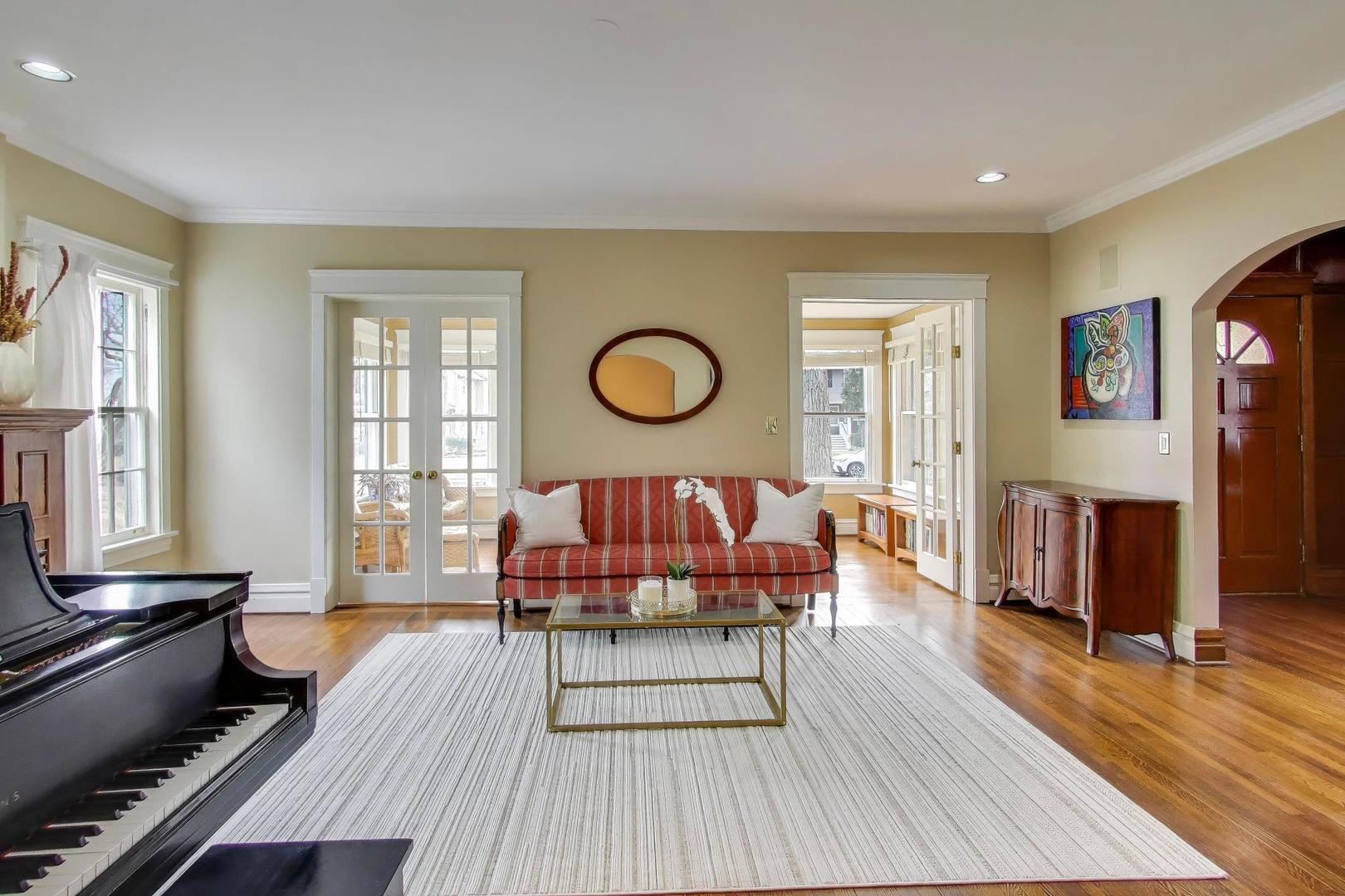 1232 Elmwood Ave Wilmette, IL 60091