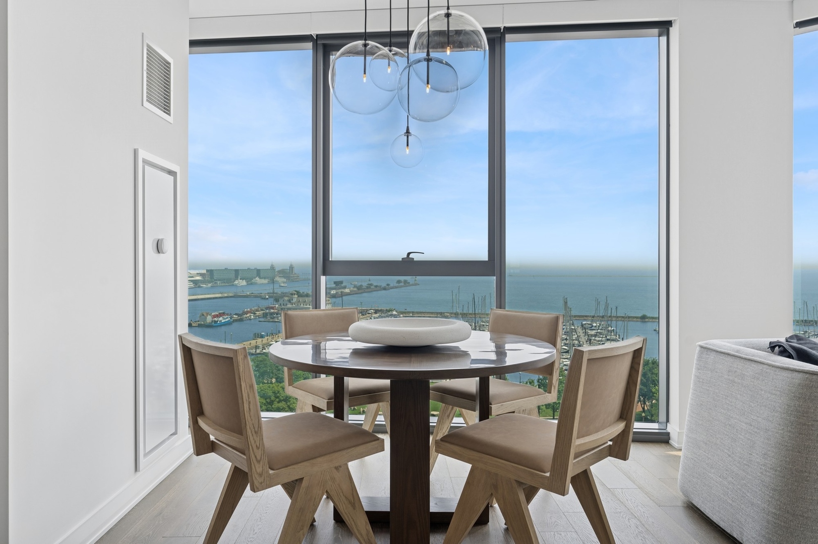 211 N Hbr Dr #1802 Chicago, IL 60601