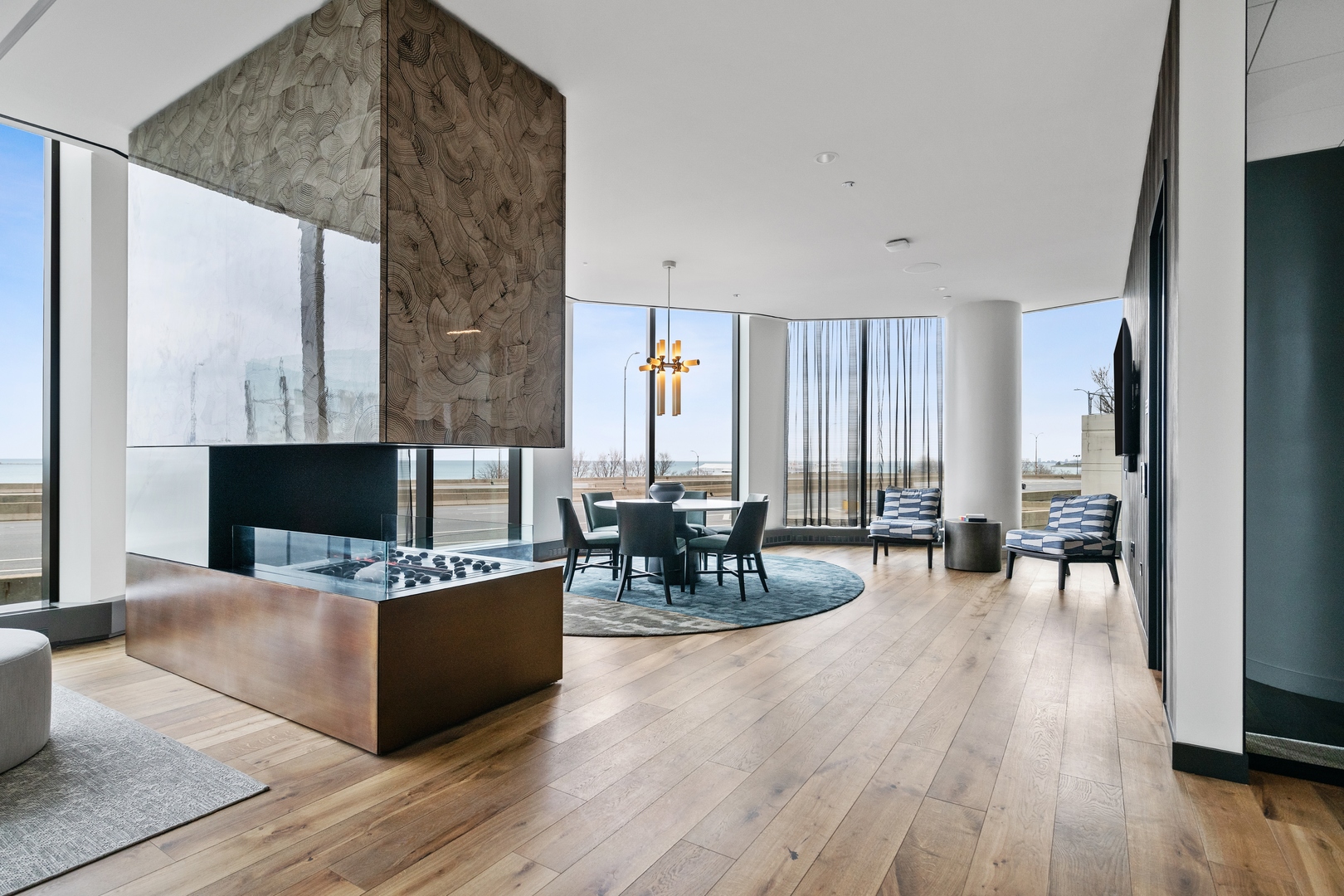 211 N Hbr Dr #706 Chicago, IL 60601