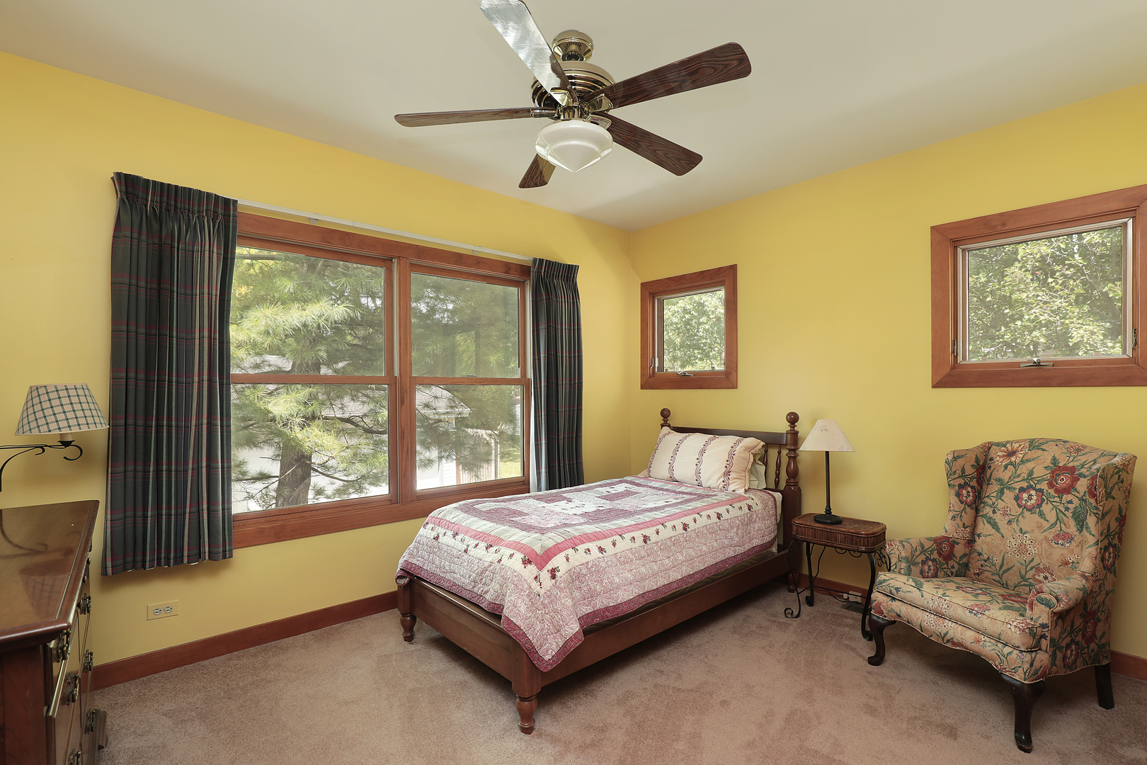 904 Frst Ave Deerfield, IL 60015