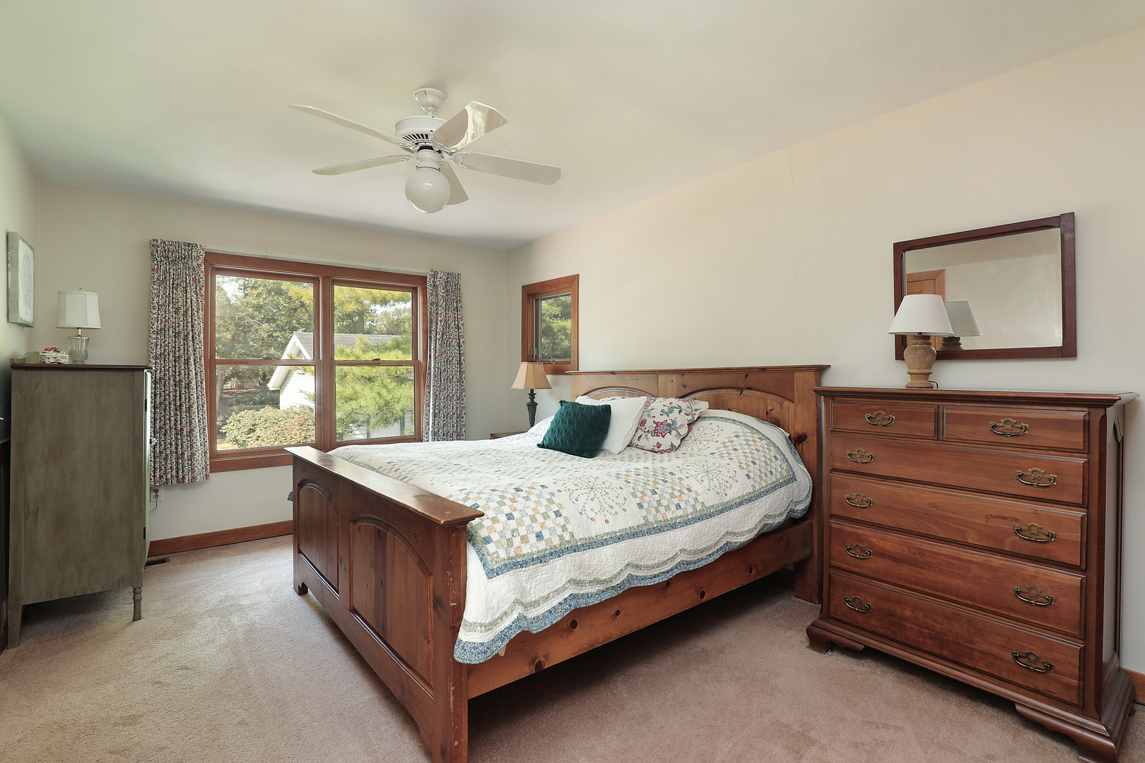 904 Frst Ave Deerfield, IL 60015