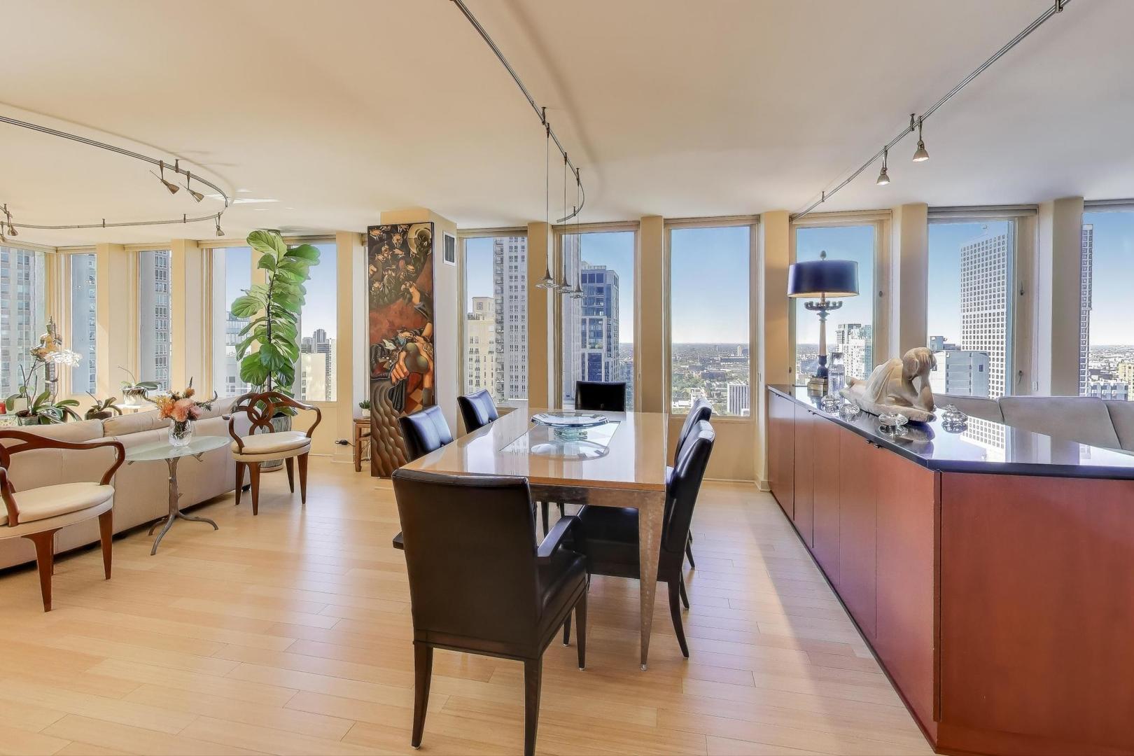 100 E Walton St #42F Chicago, IL 60611