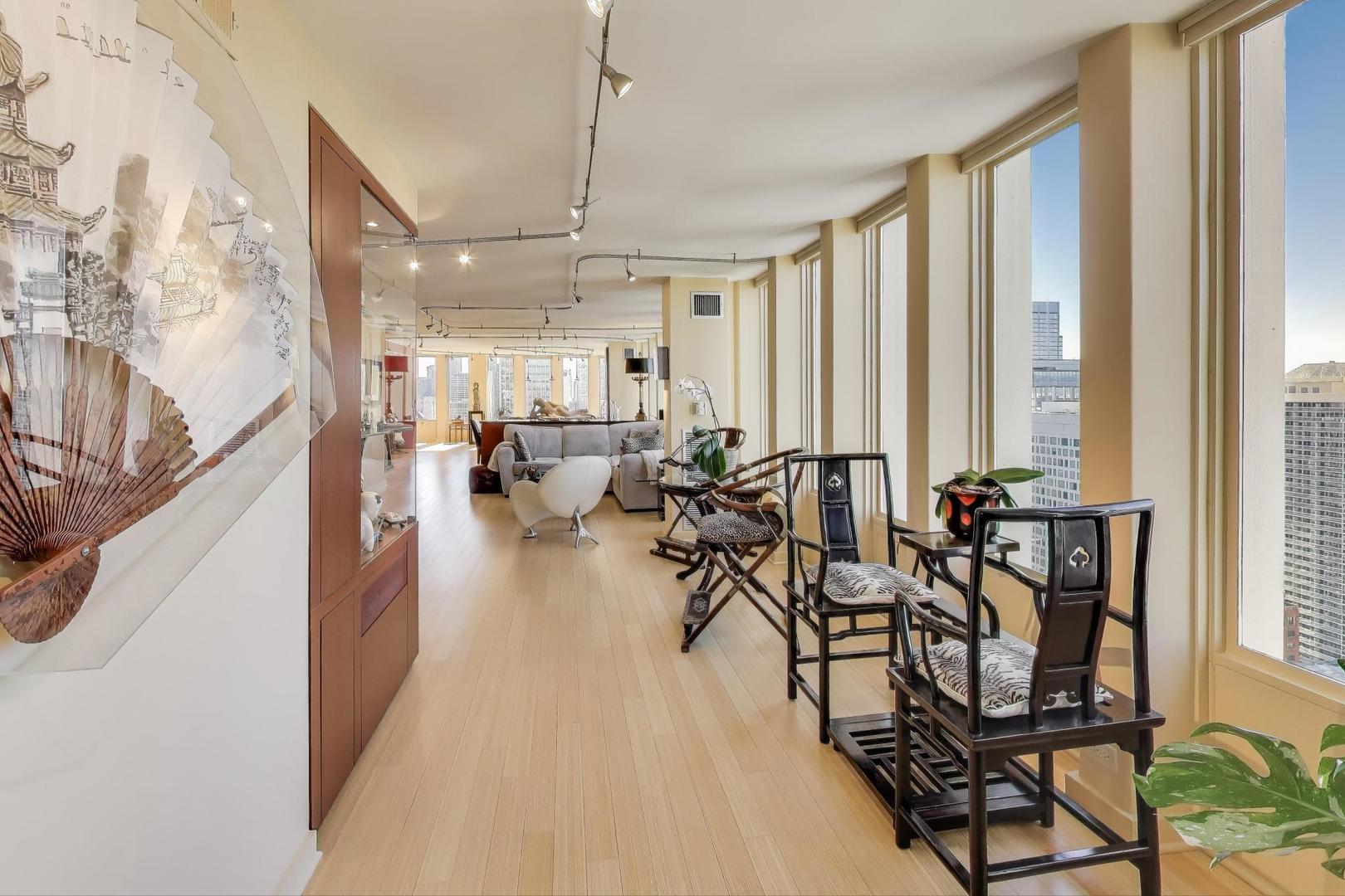 100 E Walton St #42F Chicago, IL 60611